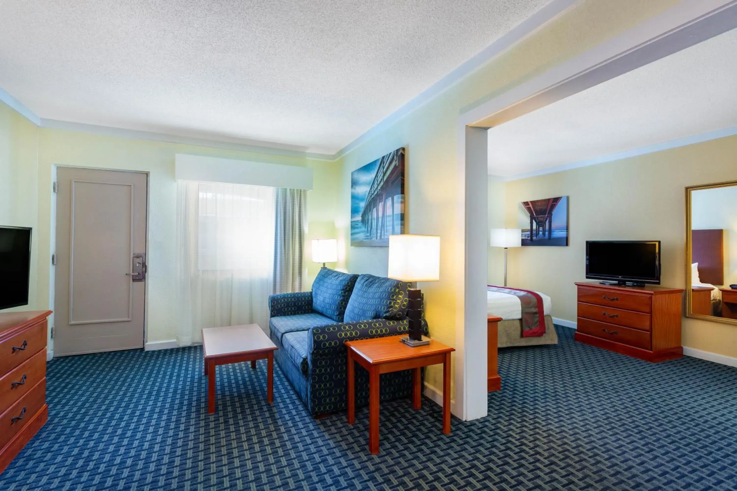 Living room in Ramada by Wyndham Virginia Beach Living room in Ramada by Wyndham Virginia Beach