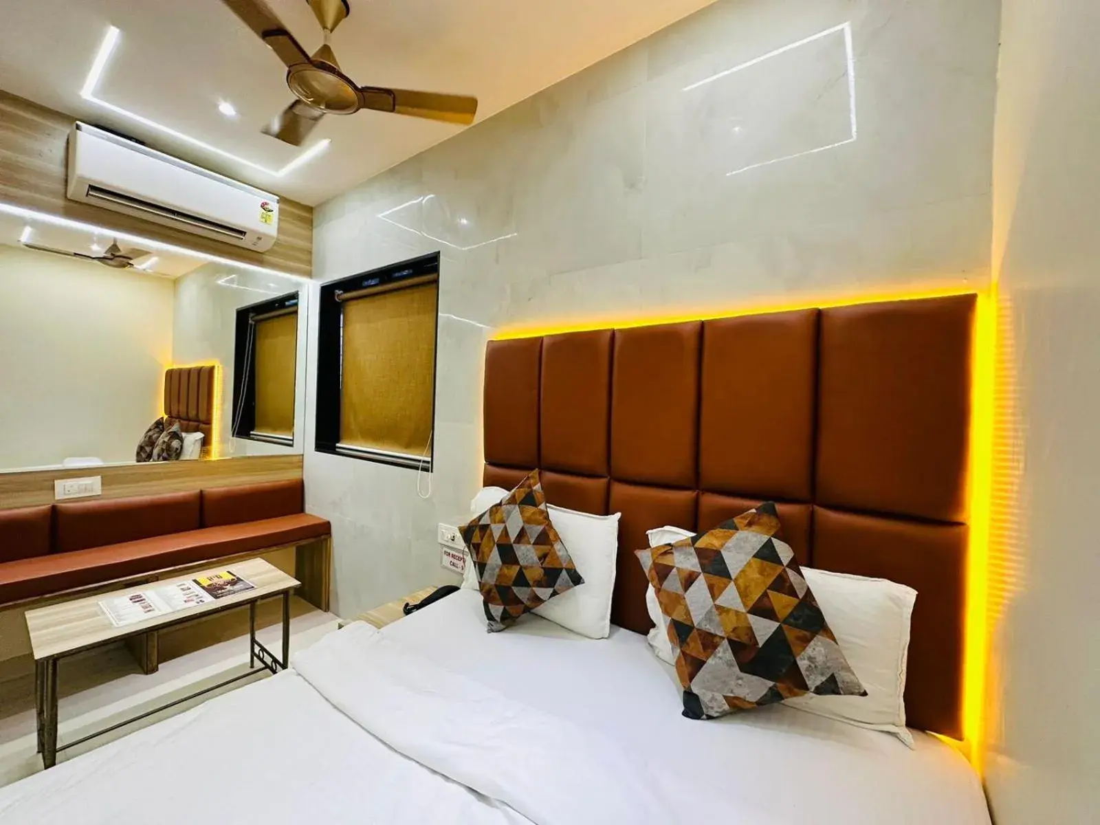 Double Room in Hotel Vashi Inn Double Room in Hotel Vashi Inn