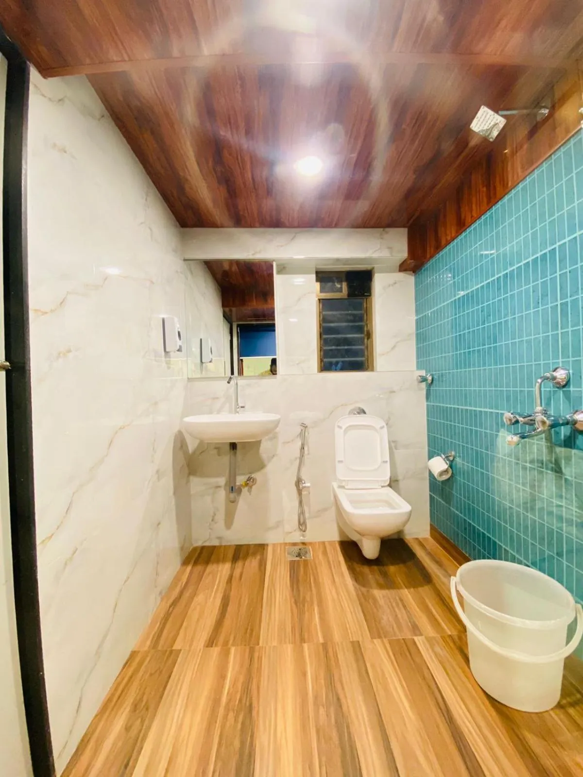 Bathroom in Hotel Vashi Inn