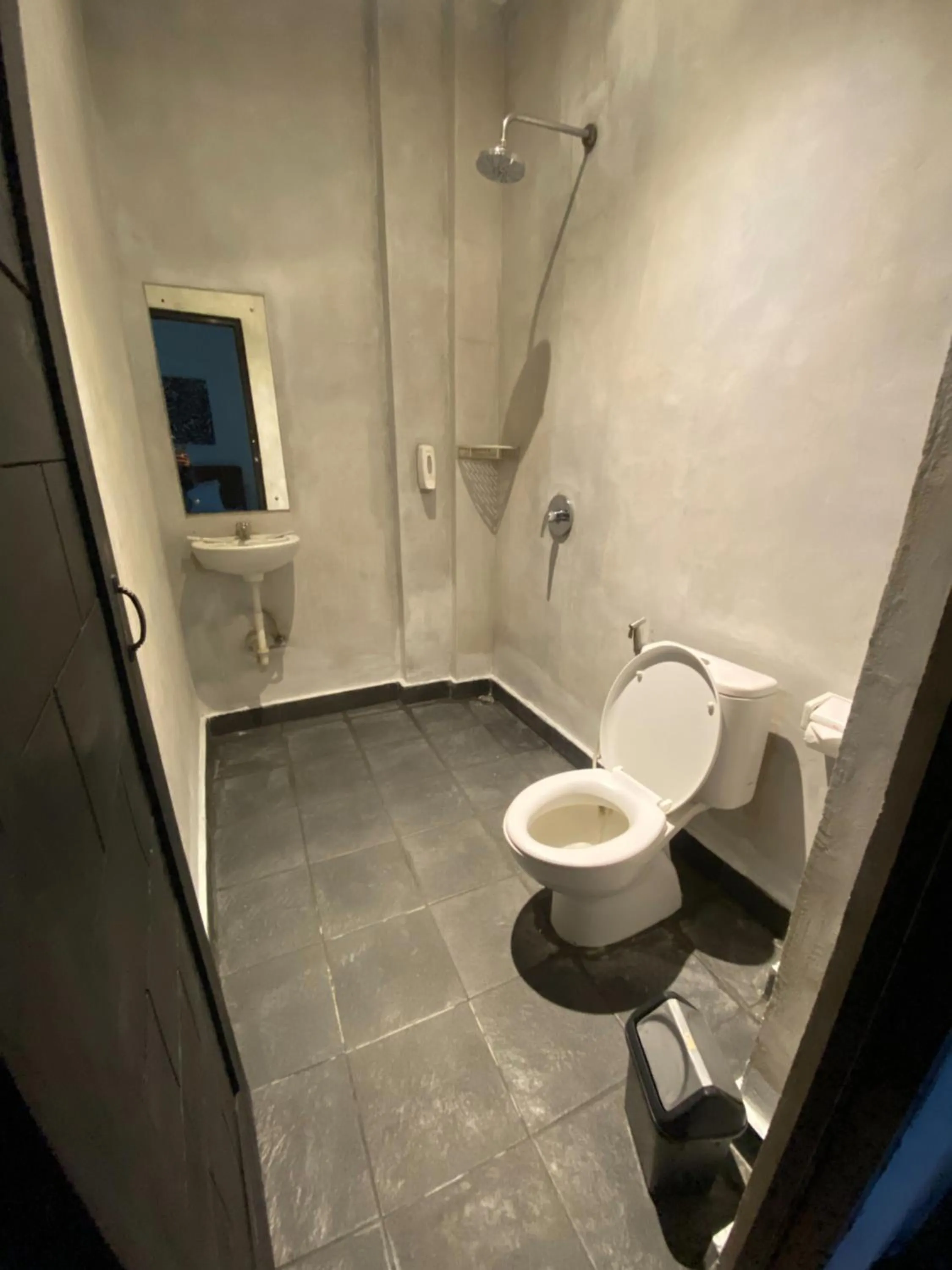 Bathroom in Escotel Krisnantara