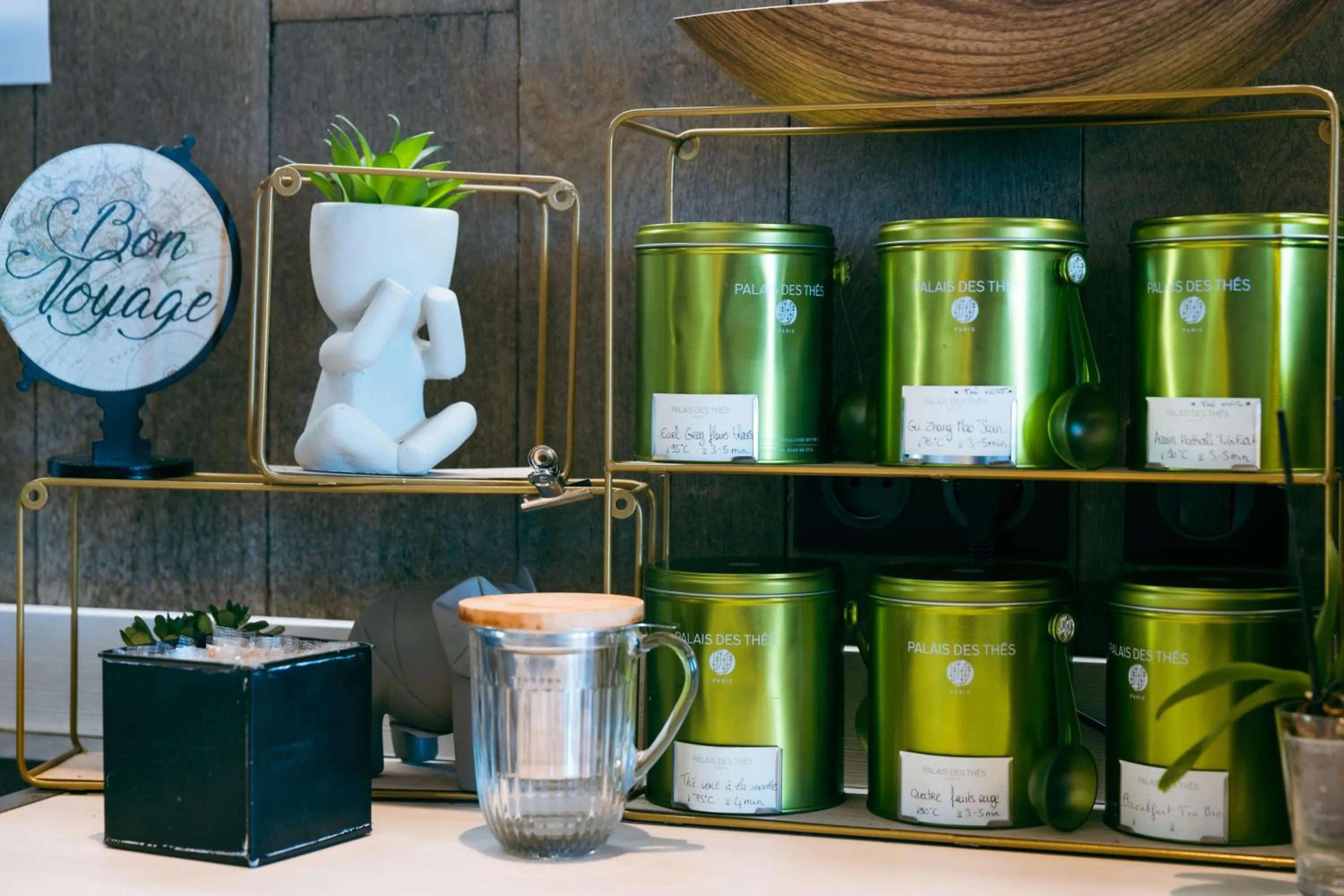 Lounge or bar in ibis Saint Malo Plage