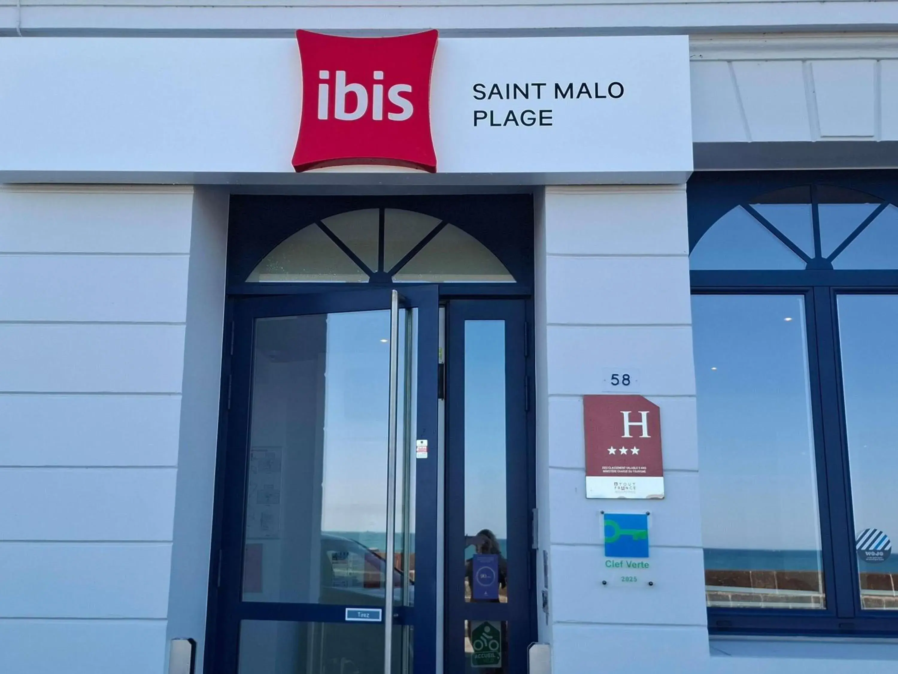 Property building in ibis Saint Malo Plage Property building in ibis Saint Malo Plage