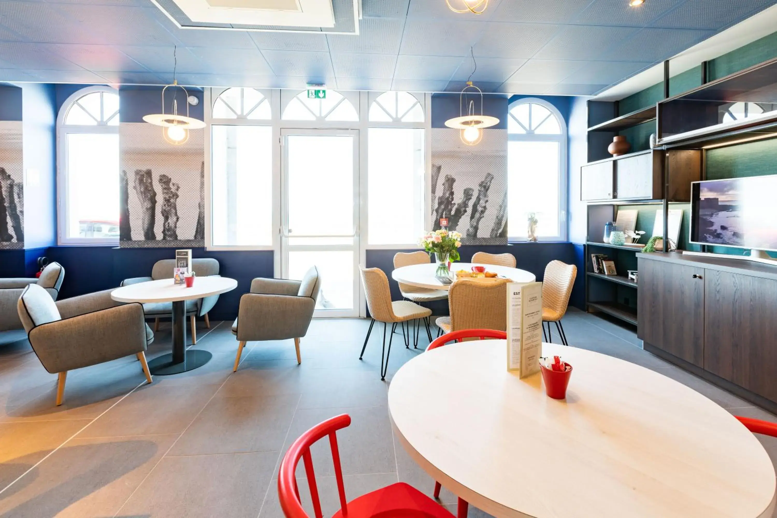 Lounge or bar in ibis Saint Malo Plage Lounge or bar in ibis Saint Malo Plage