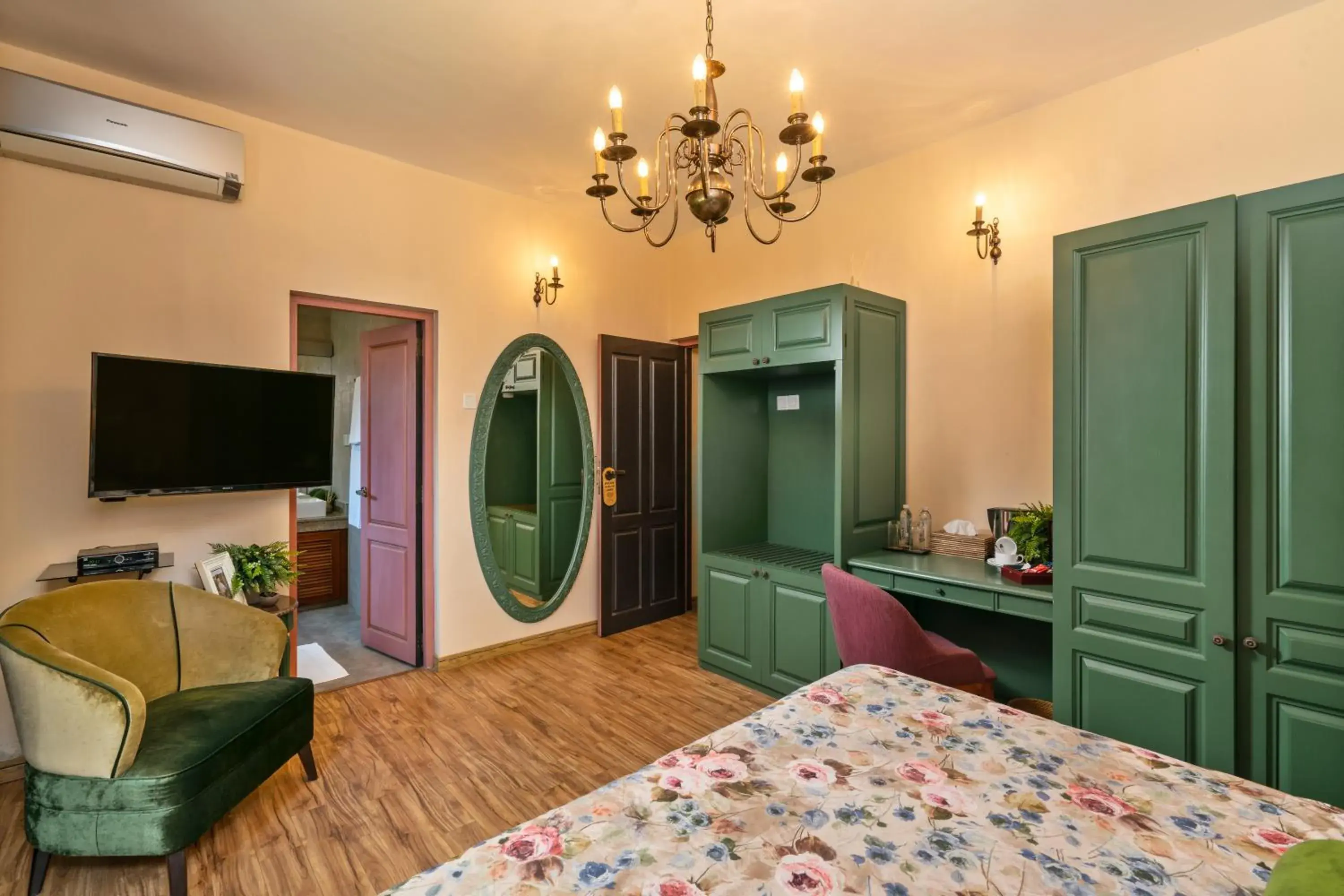 TV and multimedia, Bed in Clove Villa TV and multimedia, Bed in Clove Villa