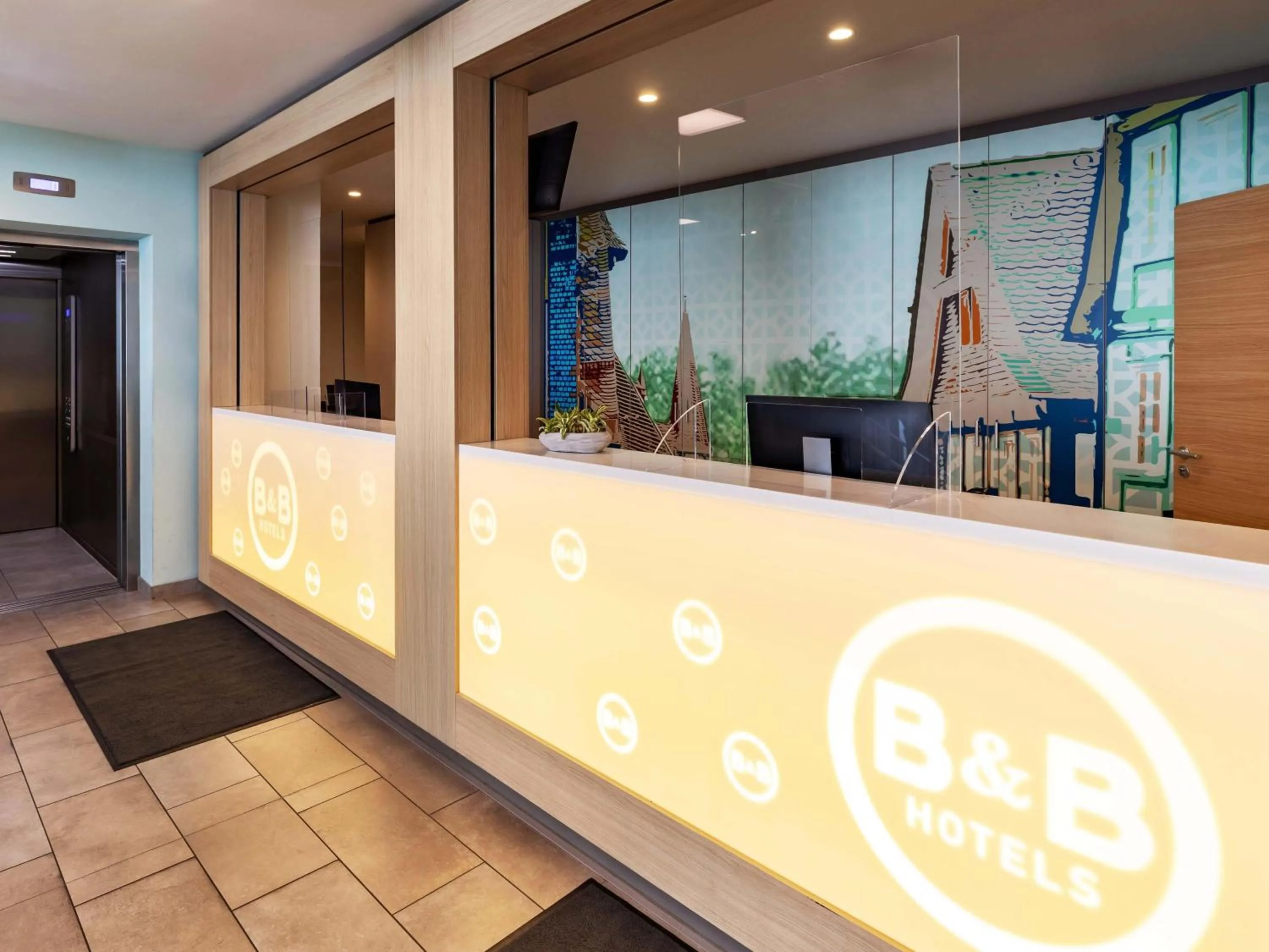 Lobby or reception in B&B Hotel Marburg