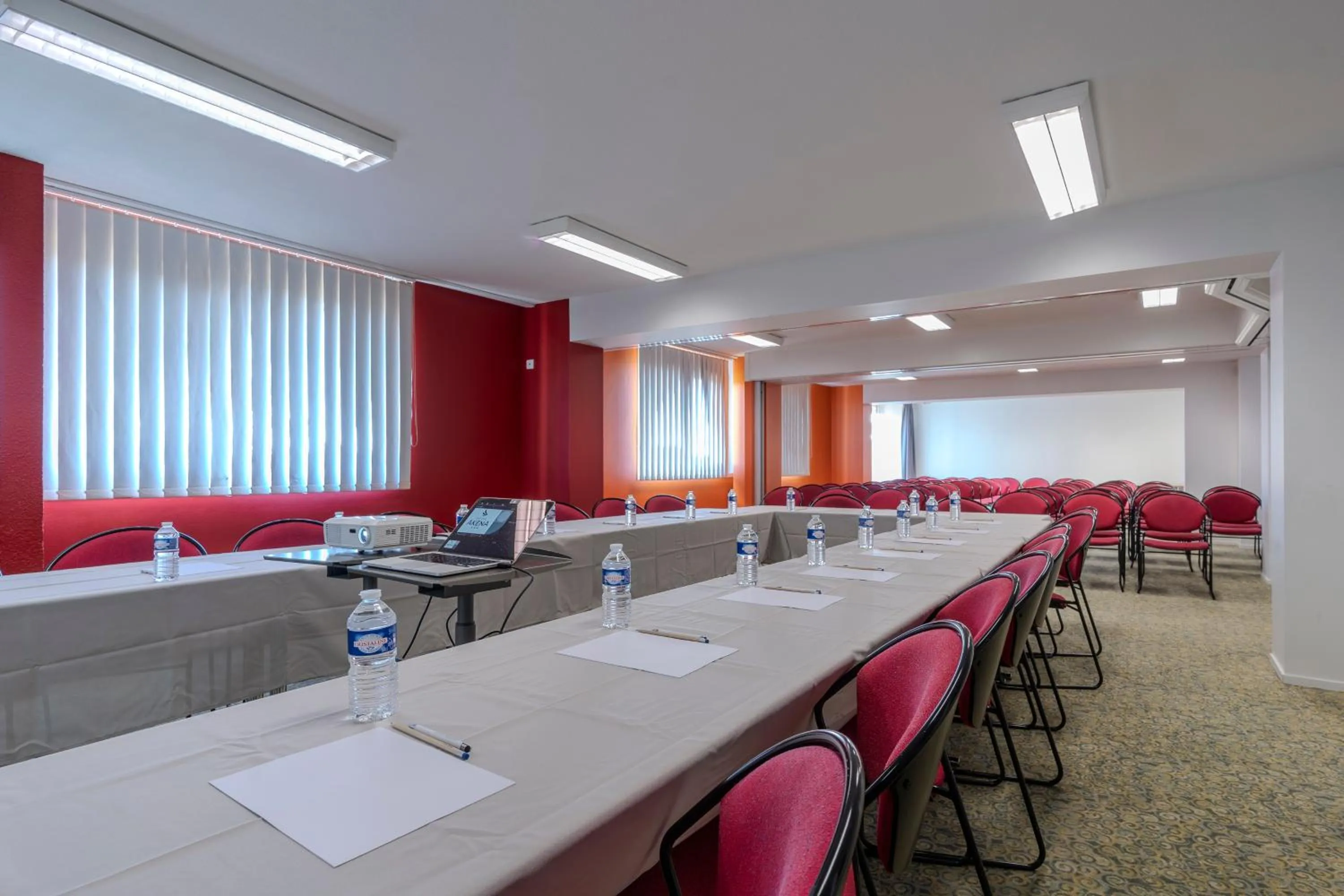 Meeting/conference room in Hôtel Akena Poitiers Nord Futuroscope