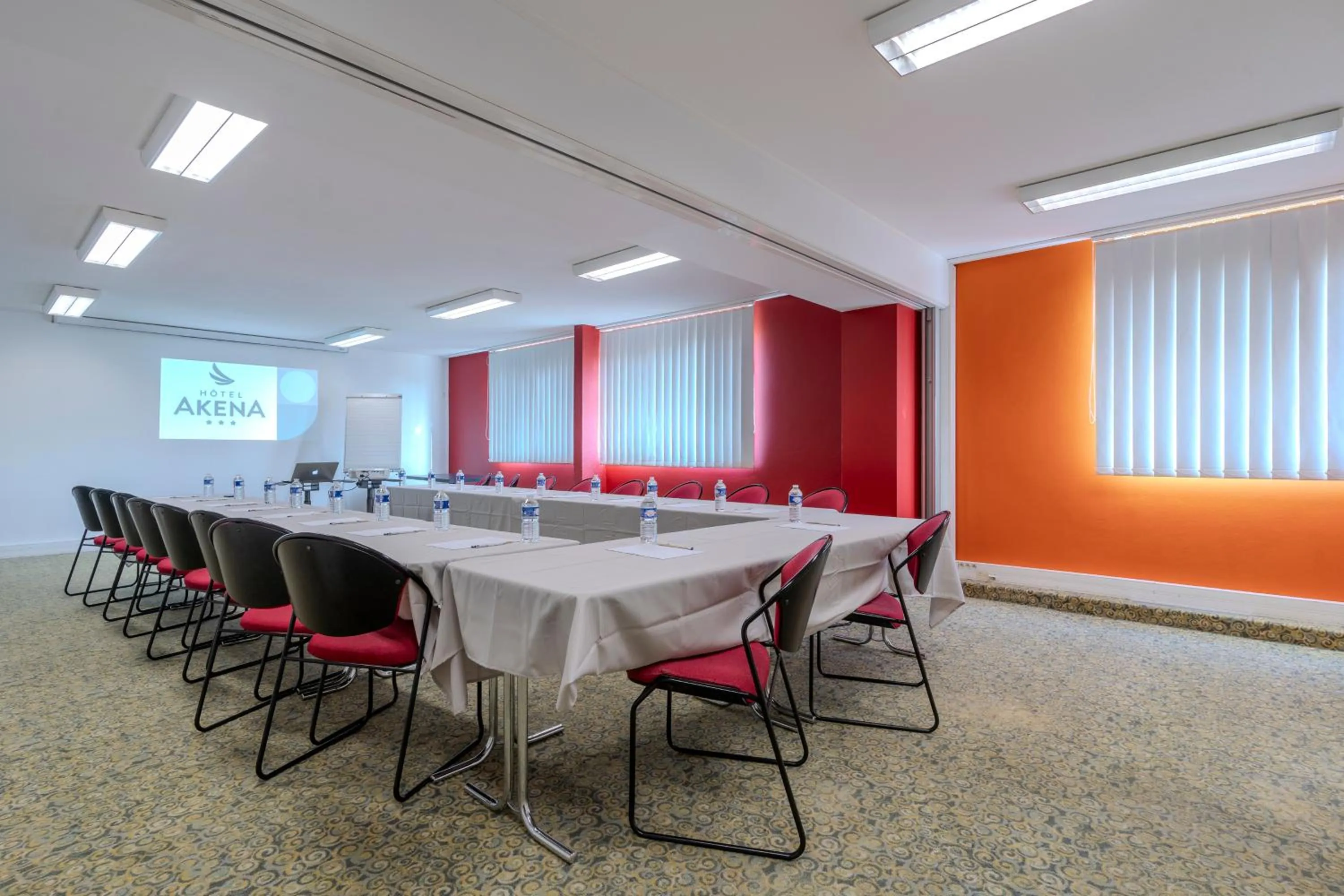 Meeting/conference room in Hôtel Akena Poitiers Nord Futuroscope