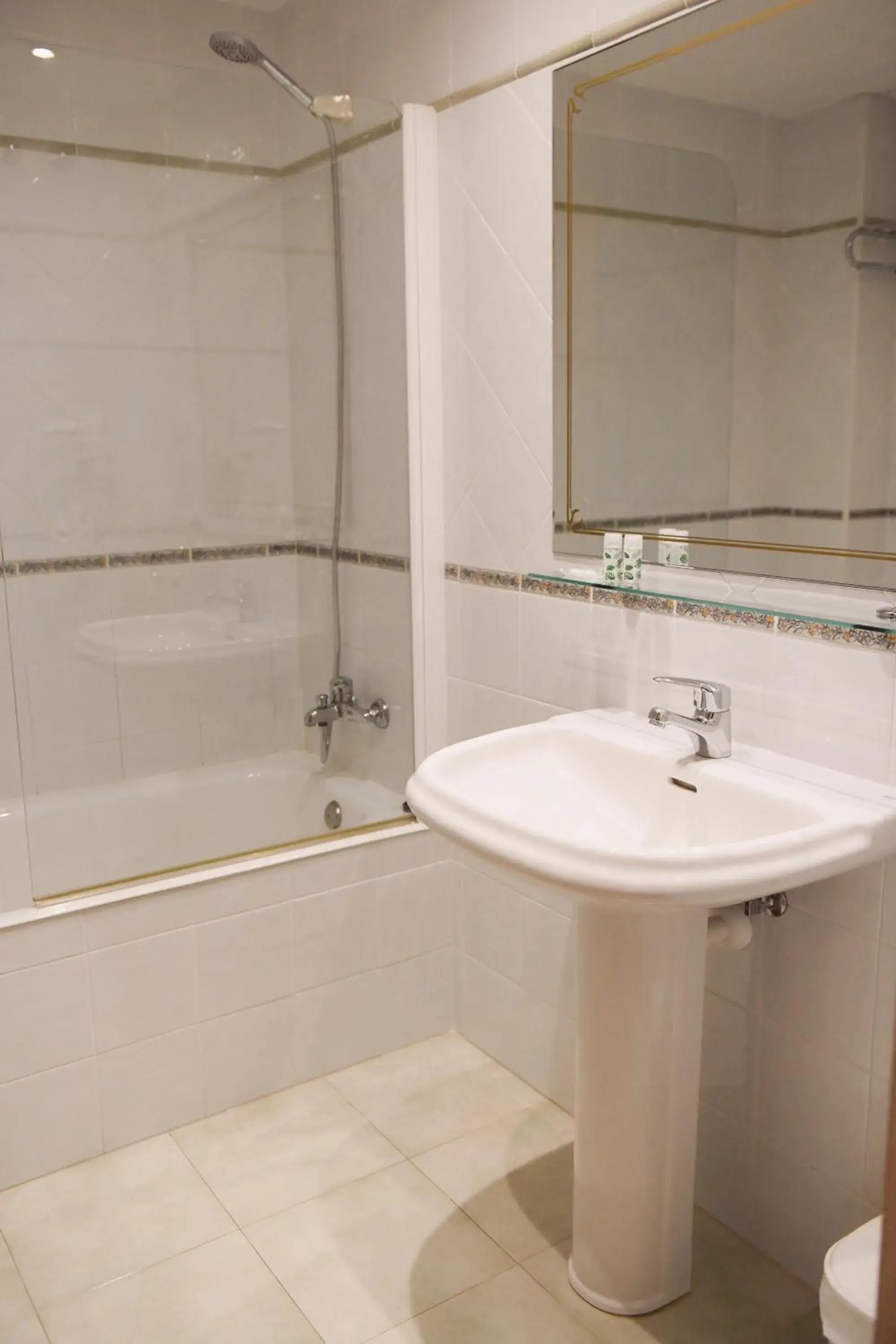 Single Room with Private Bathroom in Hotel Rural Villa de Vinuesa Single Room with Private Bathroom in Hotel Rural Villa de Vinuesa