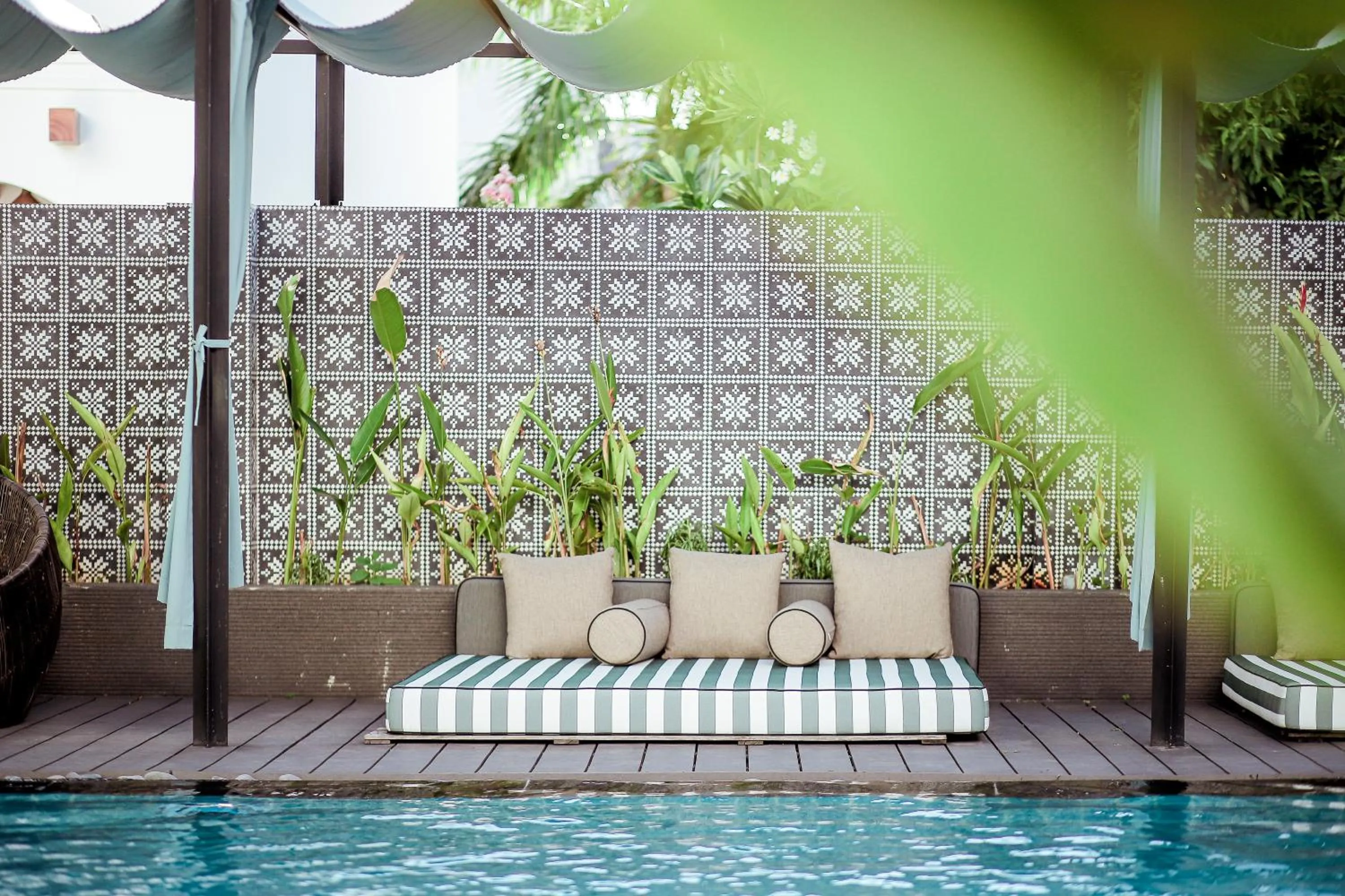 Swimming pool in De An Hotel