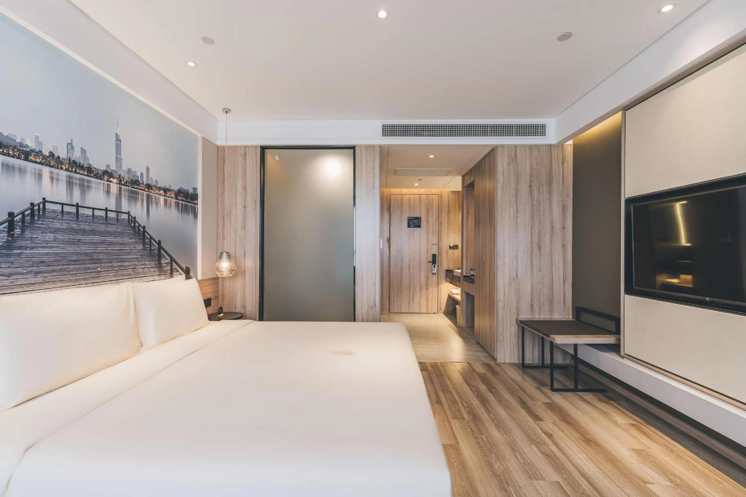 Bed in Atour Hotel Nanjing Xianlin Avenue Jinma Road
