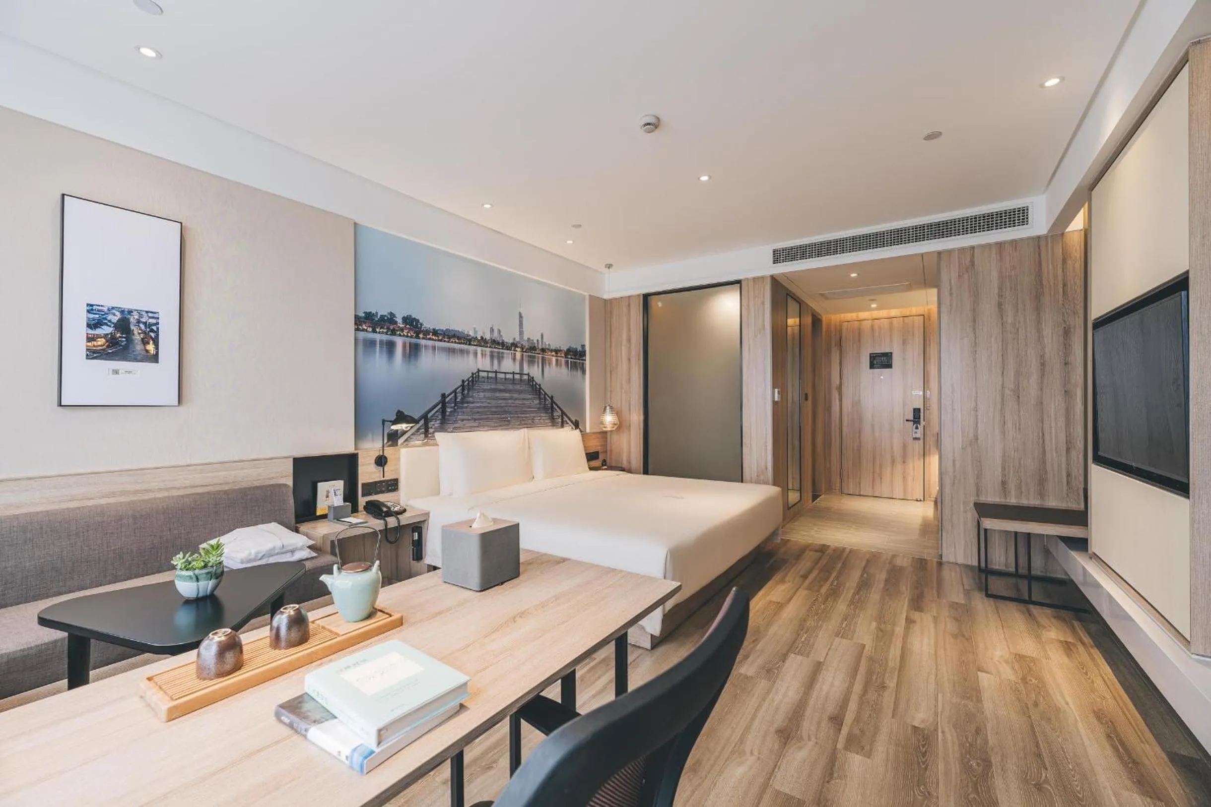 Bed in Atour Hotel Nanjing Xianlin Avenue Jinma Road
