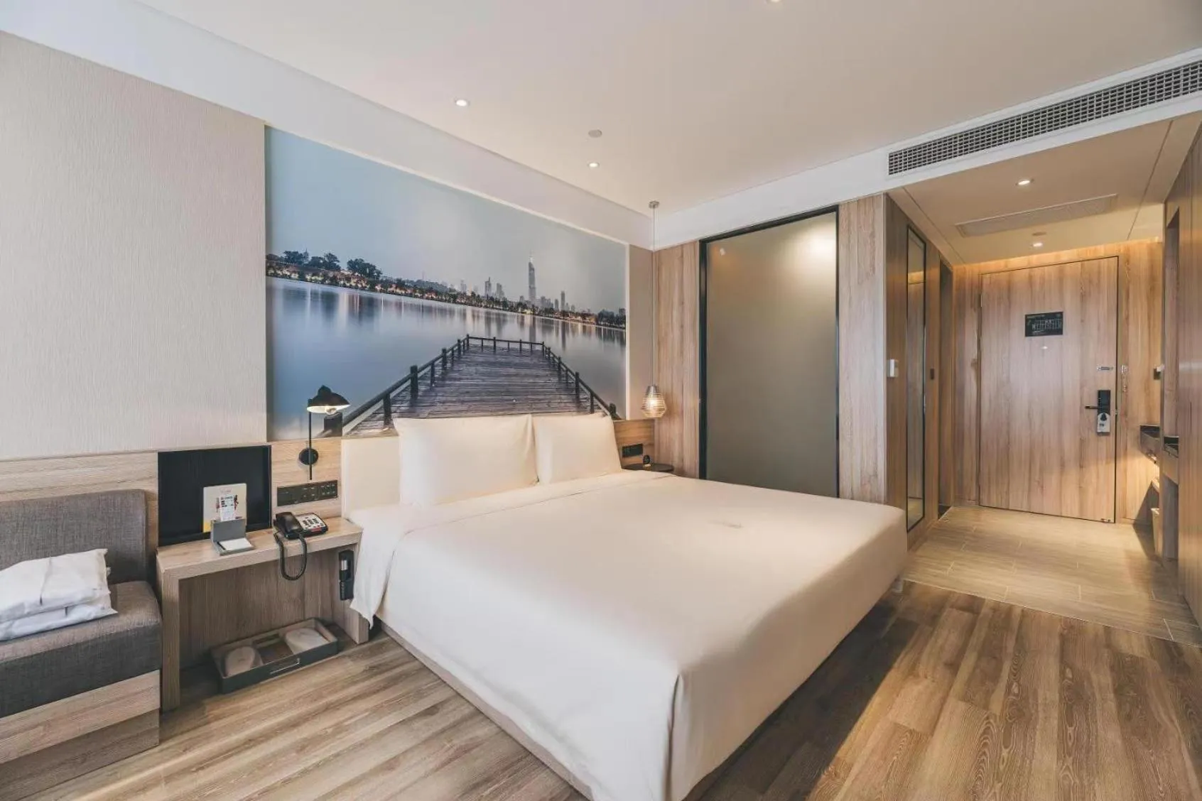 Bed in Atour Hotel Nanjing Xianlin Avenue Jinma Road