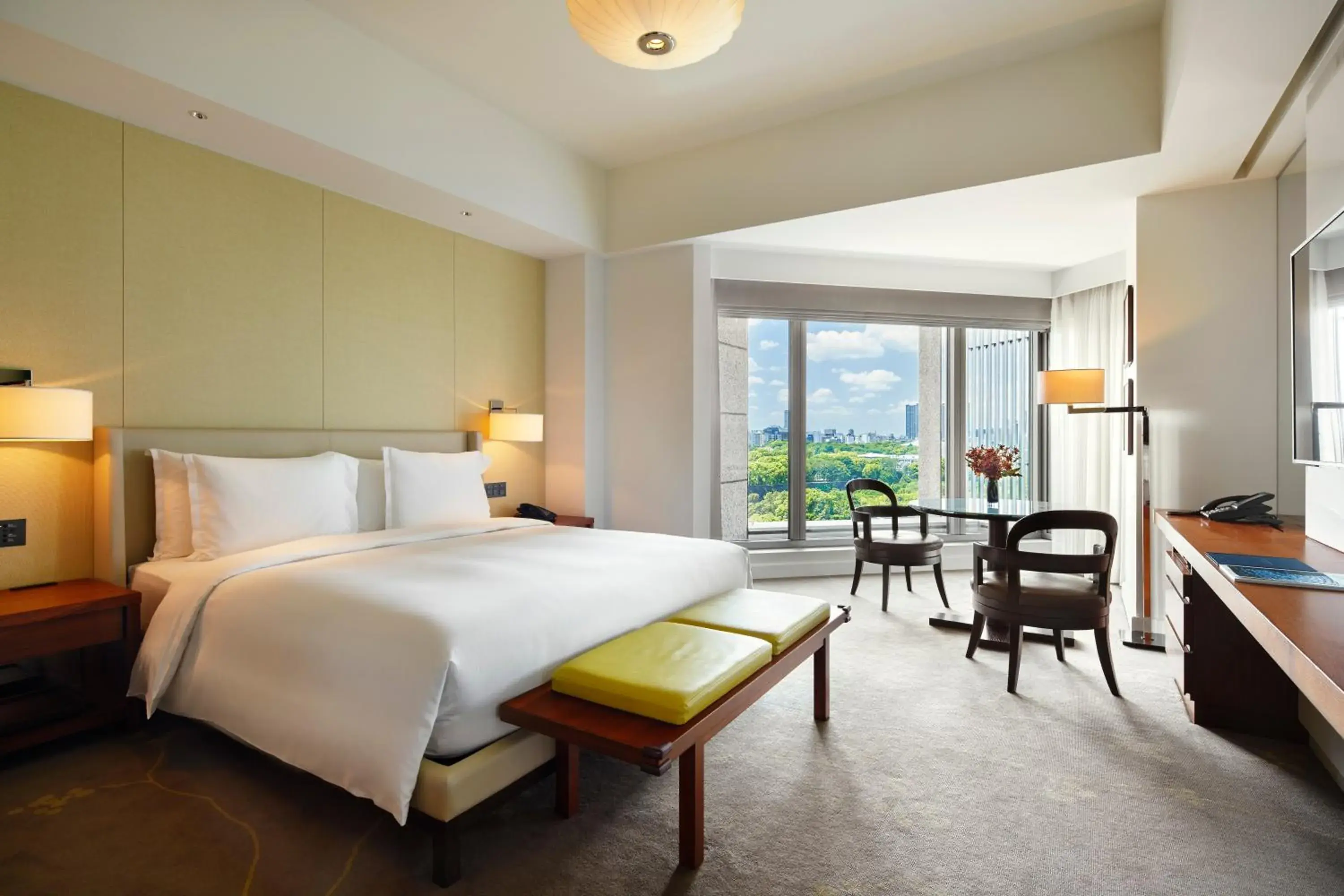 Photo of the whole room, Bed in Palace Hotel Tokyo Photo of the whole room, Bed in Palace Hotel Tokyo