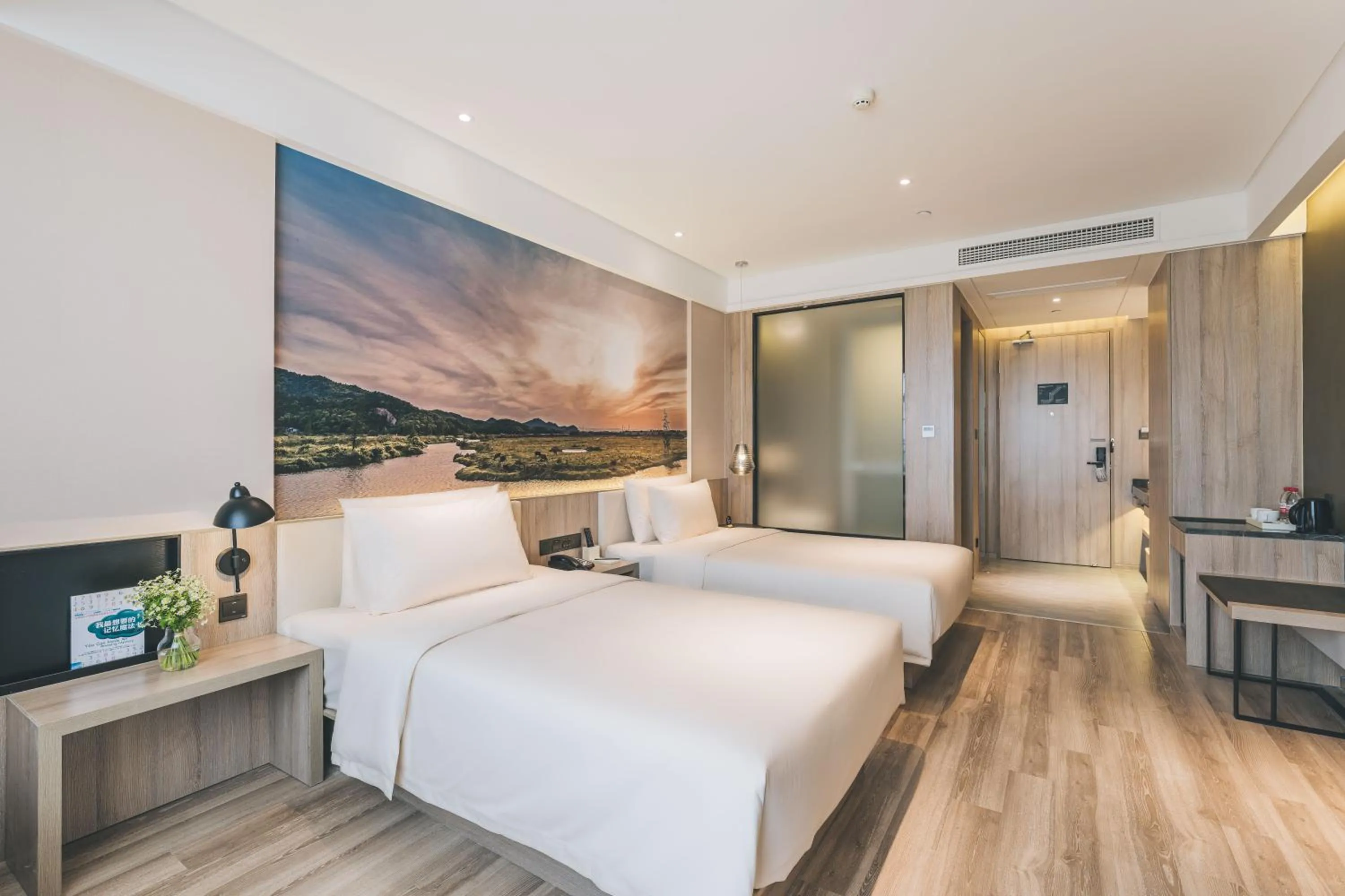 Photo of the whole room, Bed in Atour Hotel Ningbo Airport Yinzhou Avenue