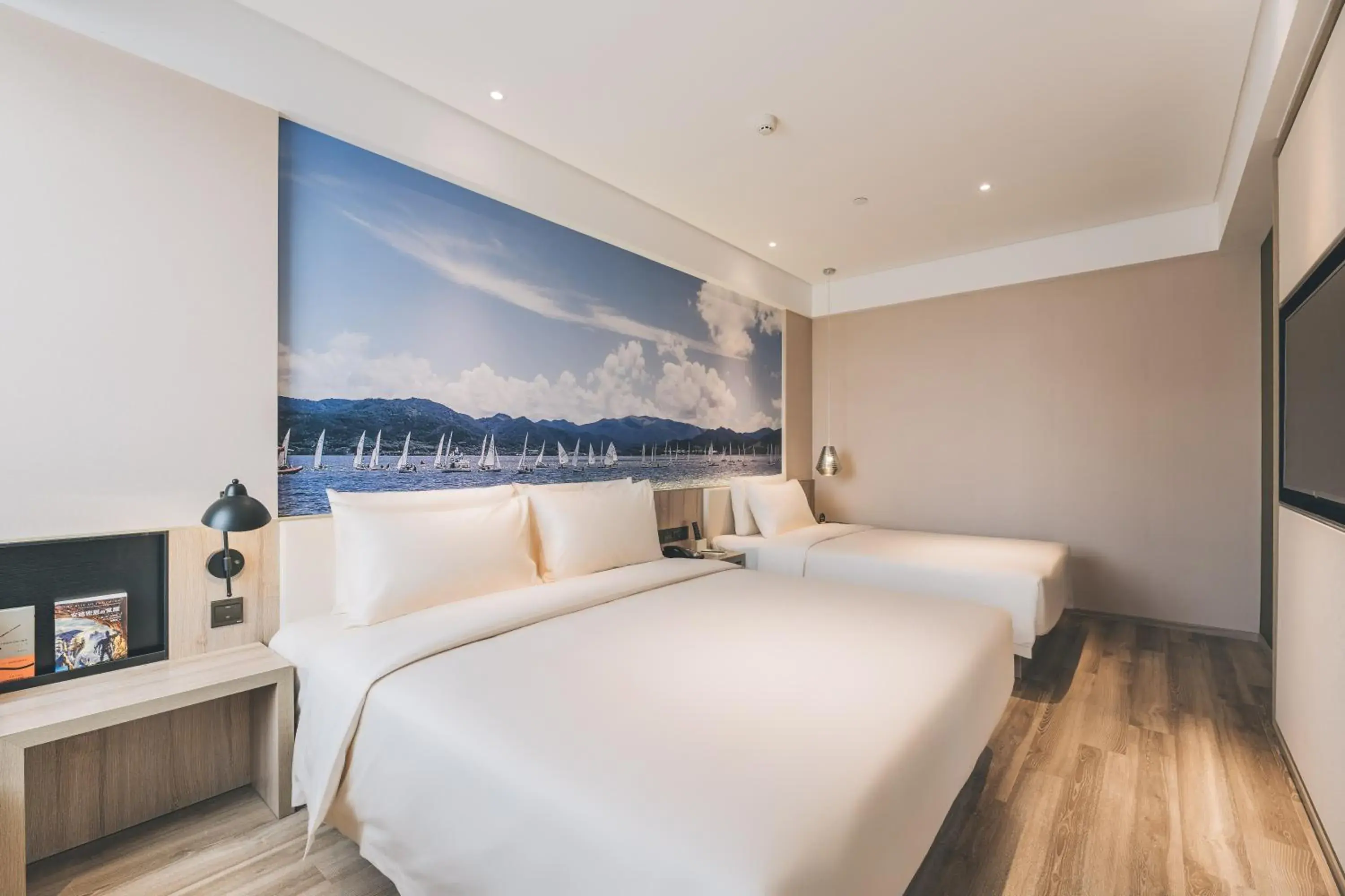 Photo of the whole room, Bed in Atour Hotel Ningbo Airport Yinzhou Avenue Photo of the whole room, Bed in Atour Hotel Ningbo Airport Yinzhou Avenue