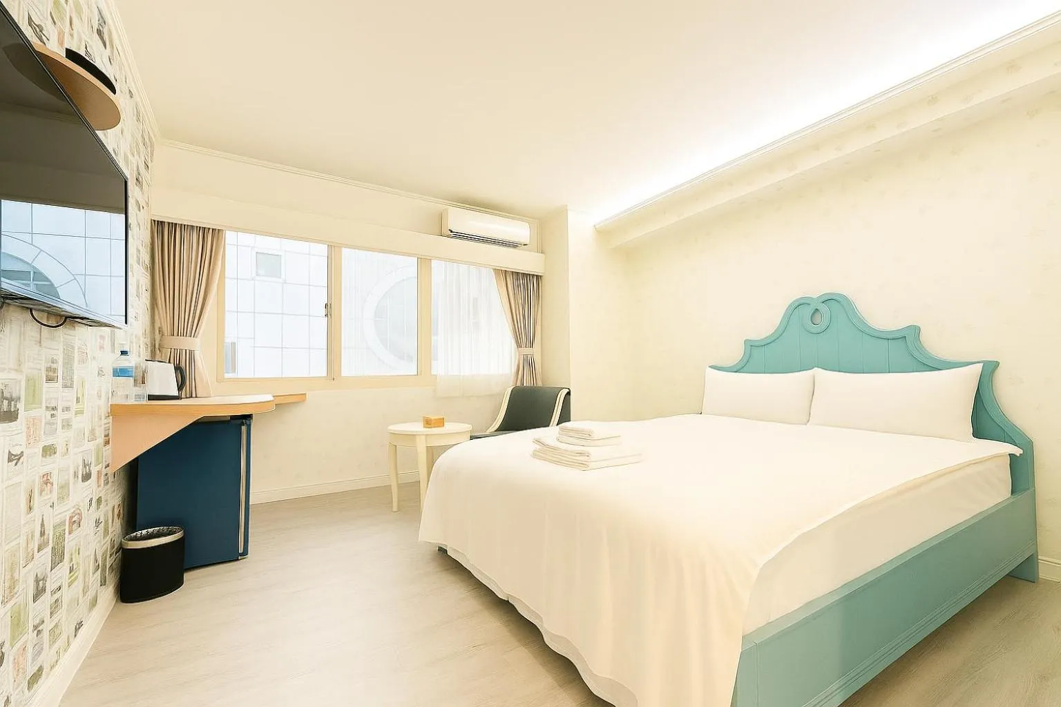 TV and multimedia, Bed in Elizabeth Hotel