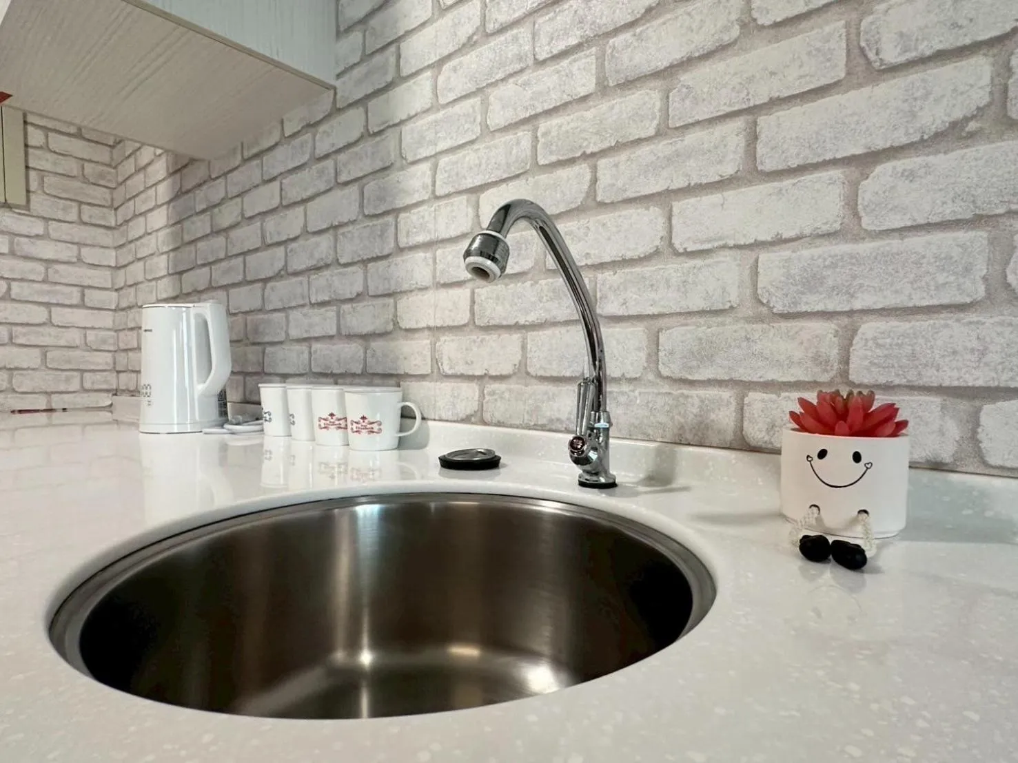 Kitchen or kitchenette in Elizabeth Hotel