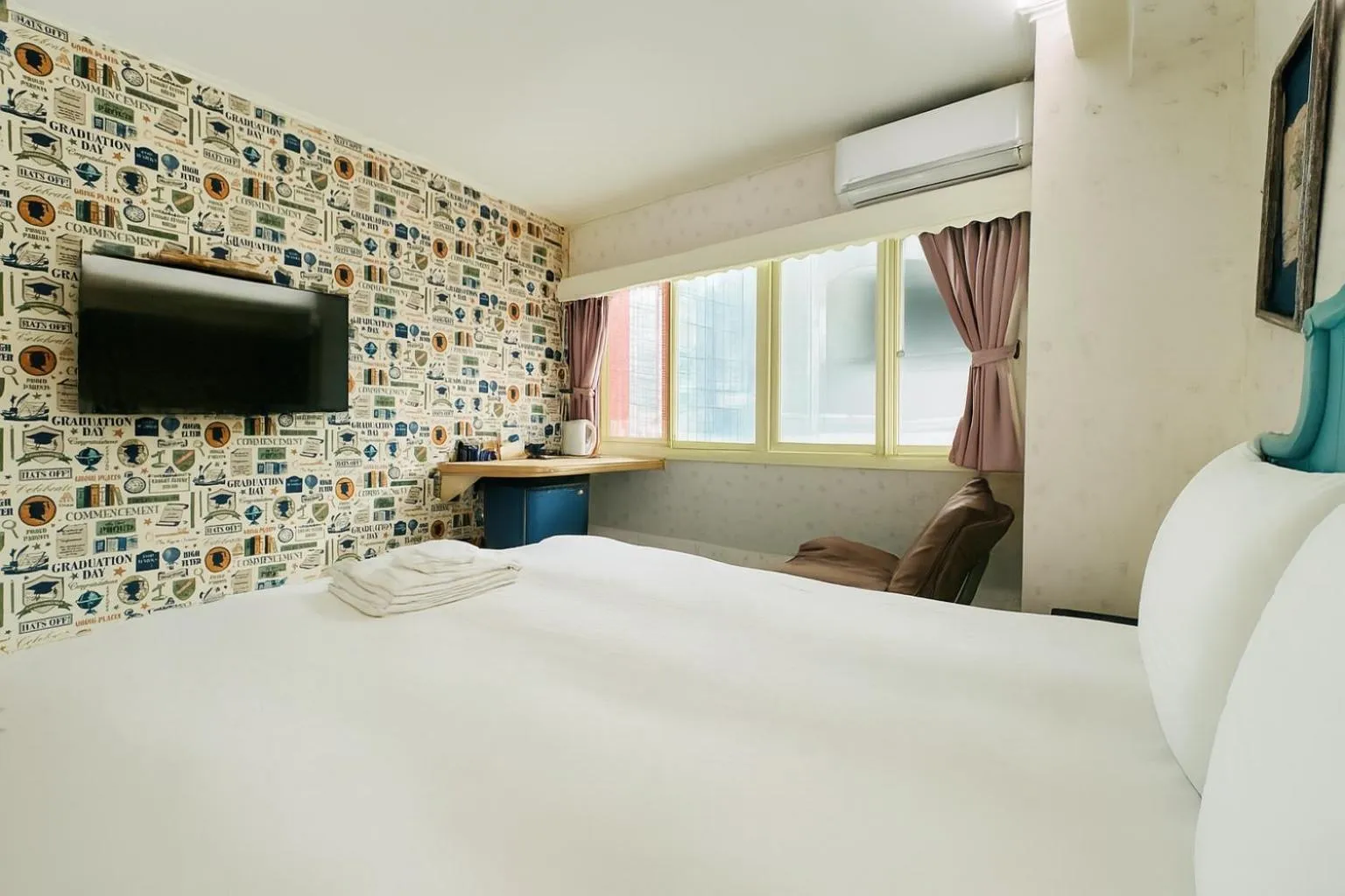 TV and multimedia, Bed in Elizabeth Hotel