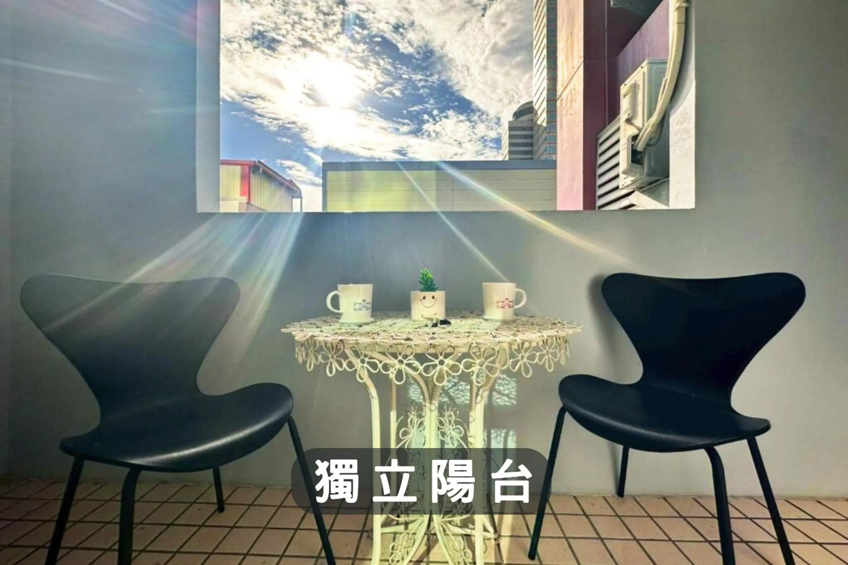 Seating area in Elizabeth Hotel