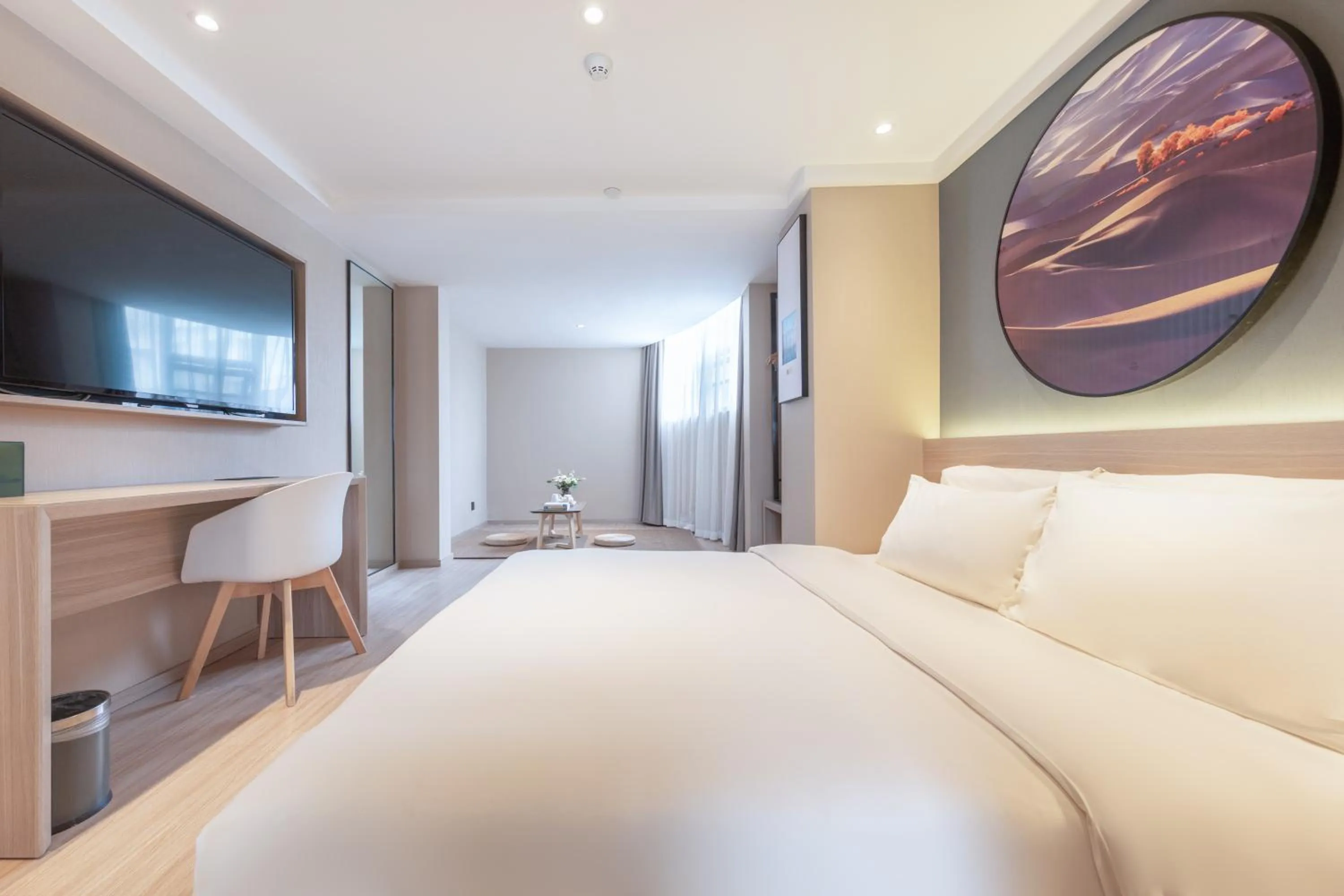 Photo of the whole room, Bed in Atour Light Hotel (Chengdu Hi-tech West Zone University of Electronic Technology)