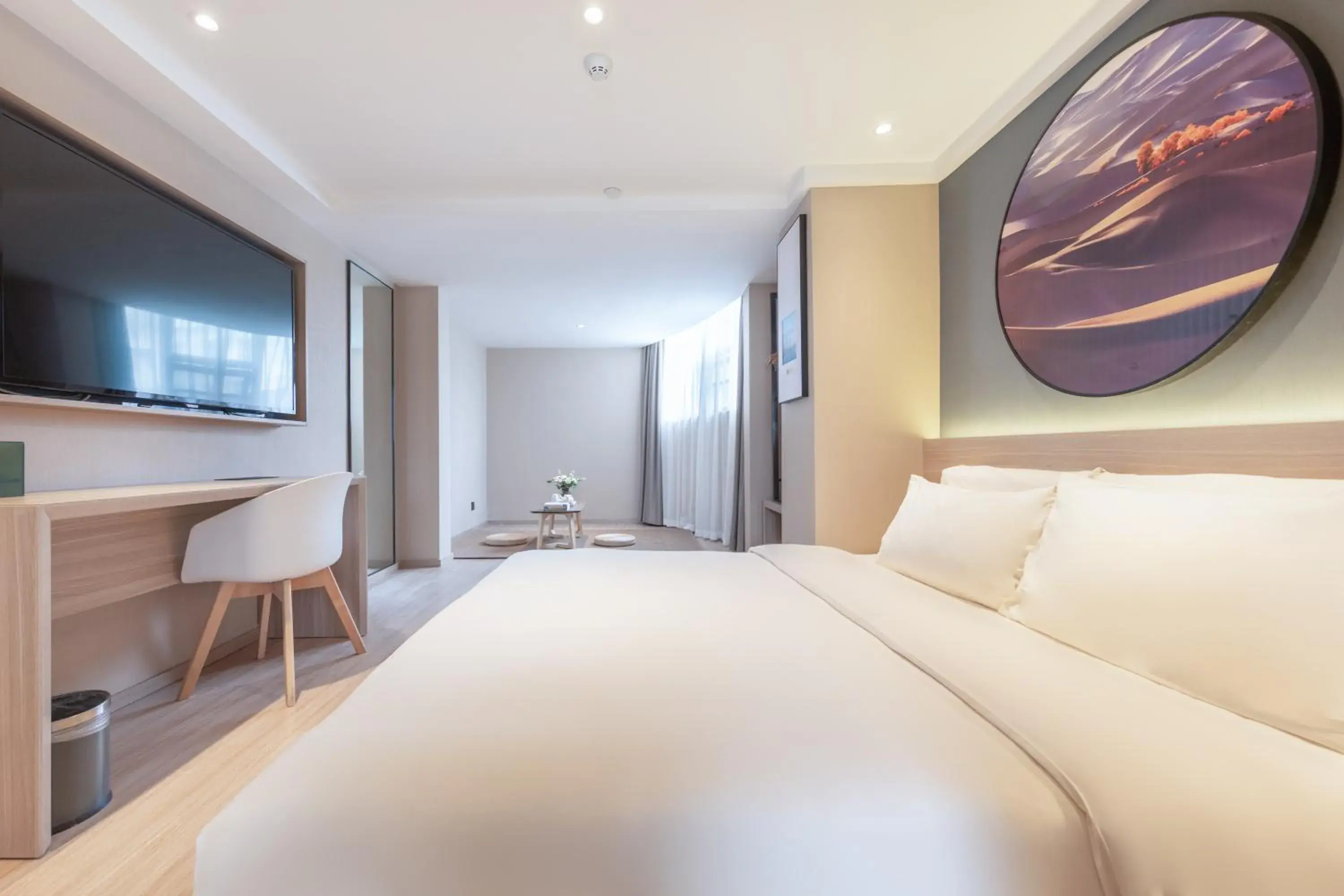 Photo of the whole room, Bed in Atour Light Hotel (Chengdu Hi-tech West Zone University of Electronic Technology) Photo of the whole room, Bed in Atour Light Hotel (Chengdu Hi-tech West Zone University of Electronic Technology)