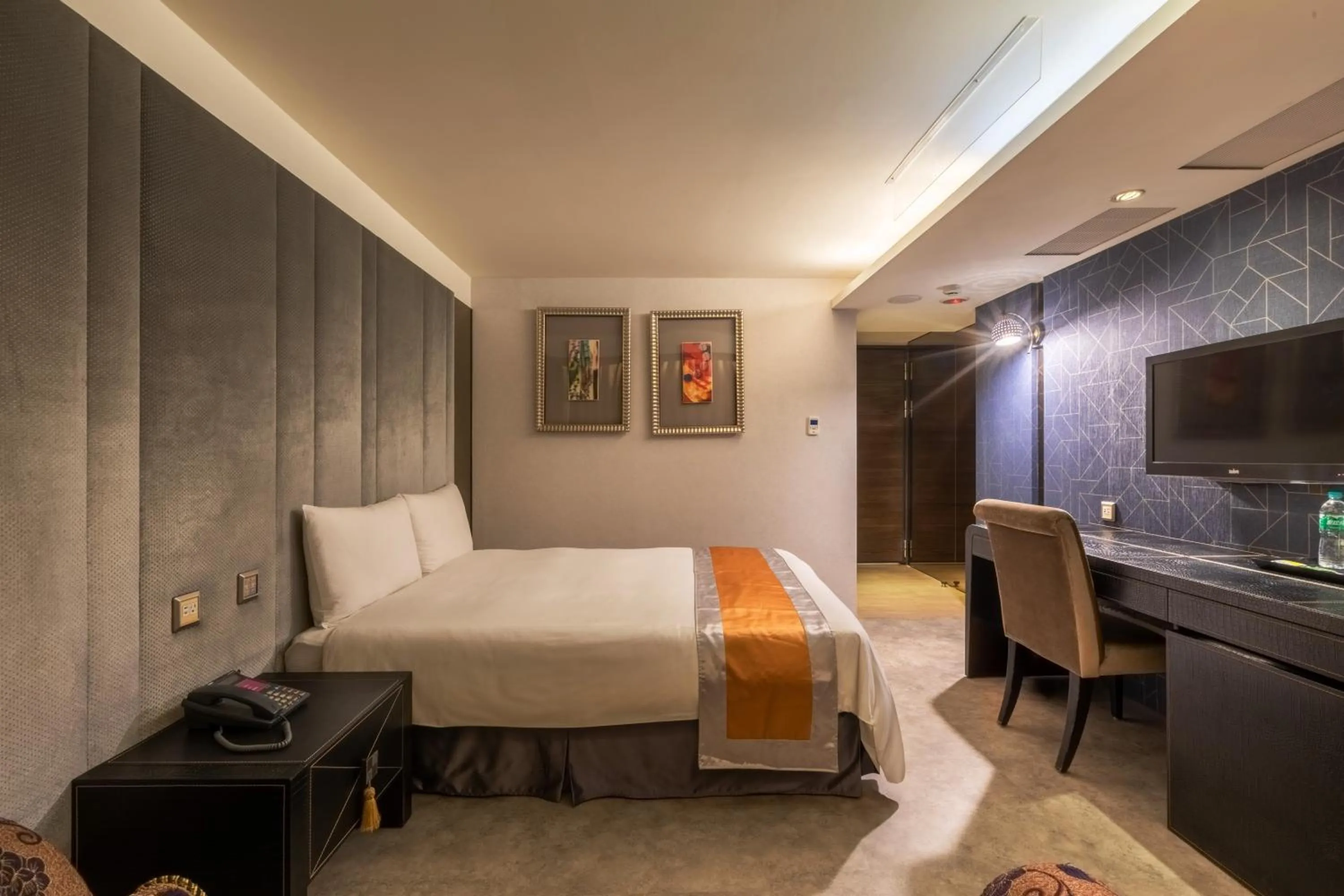 Bed in Ren Mei Fashion Hotel