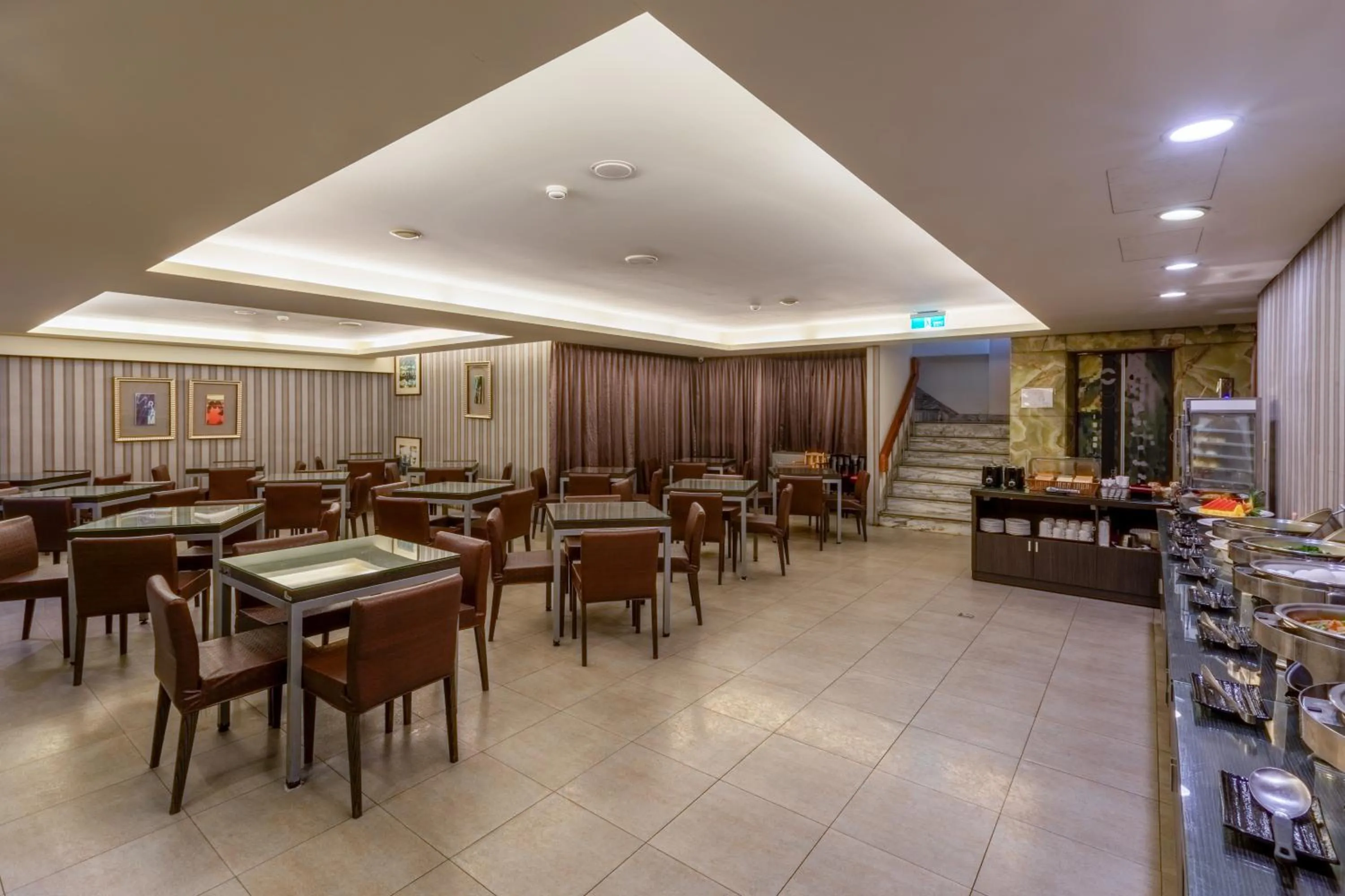 Restaurant/places to eat in Ren Mei Fashion Hotel