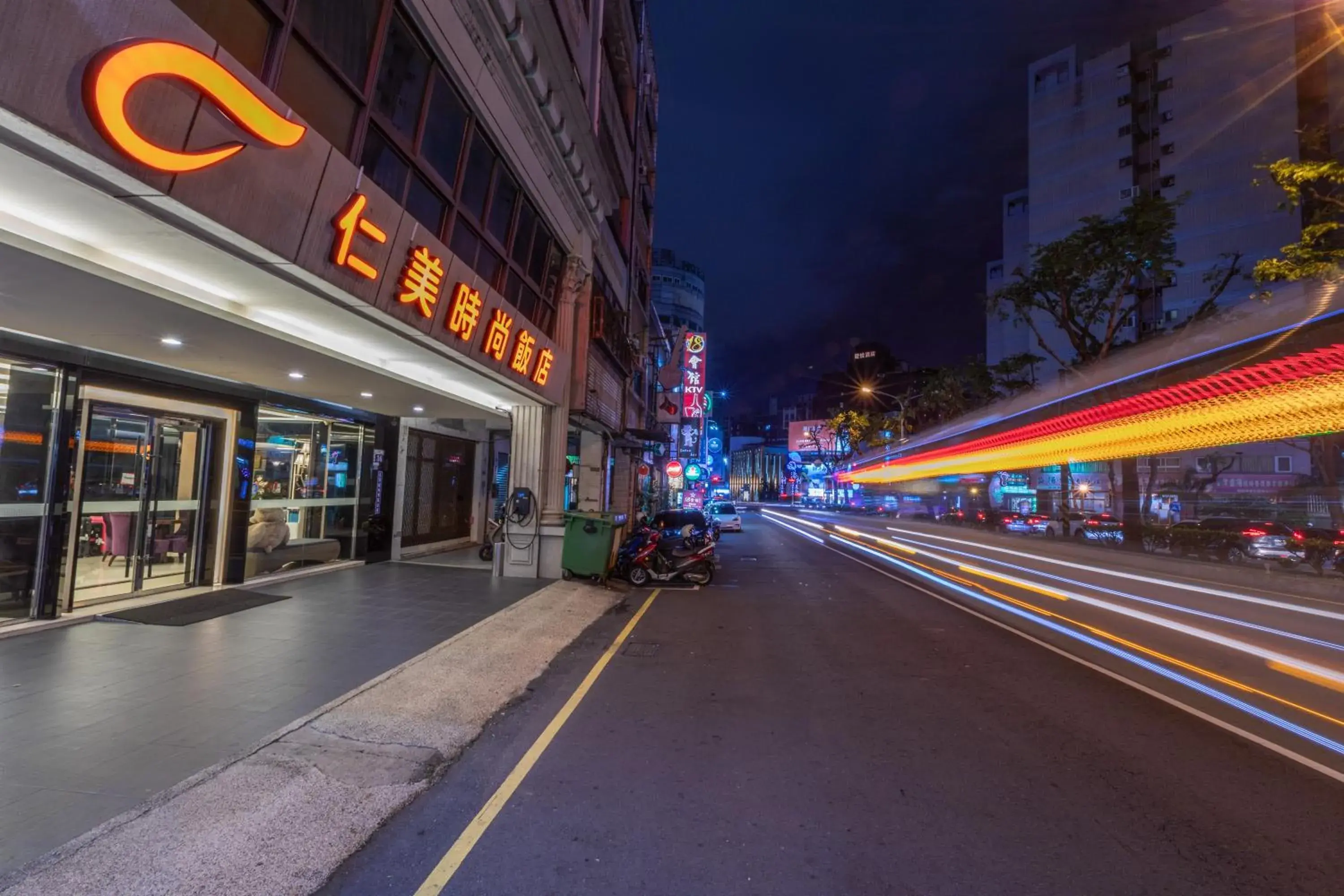 Property building in Ren Mei Fashion Hotel Property building in Ren Mei Fashion Hotel