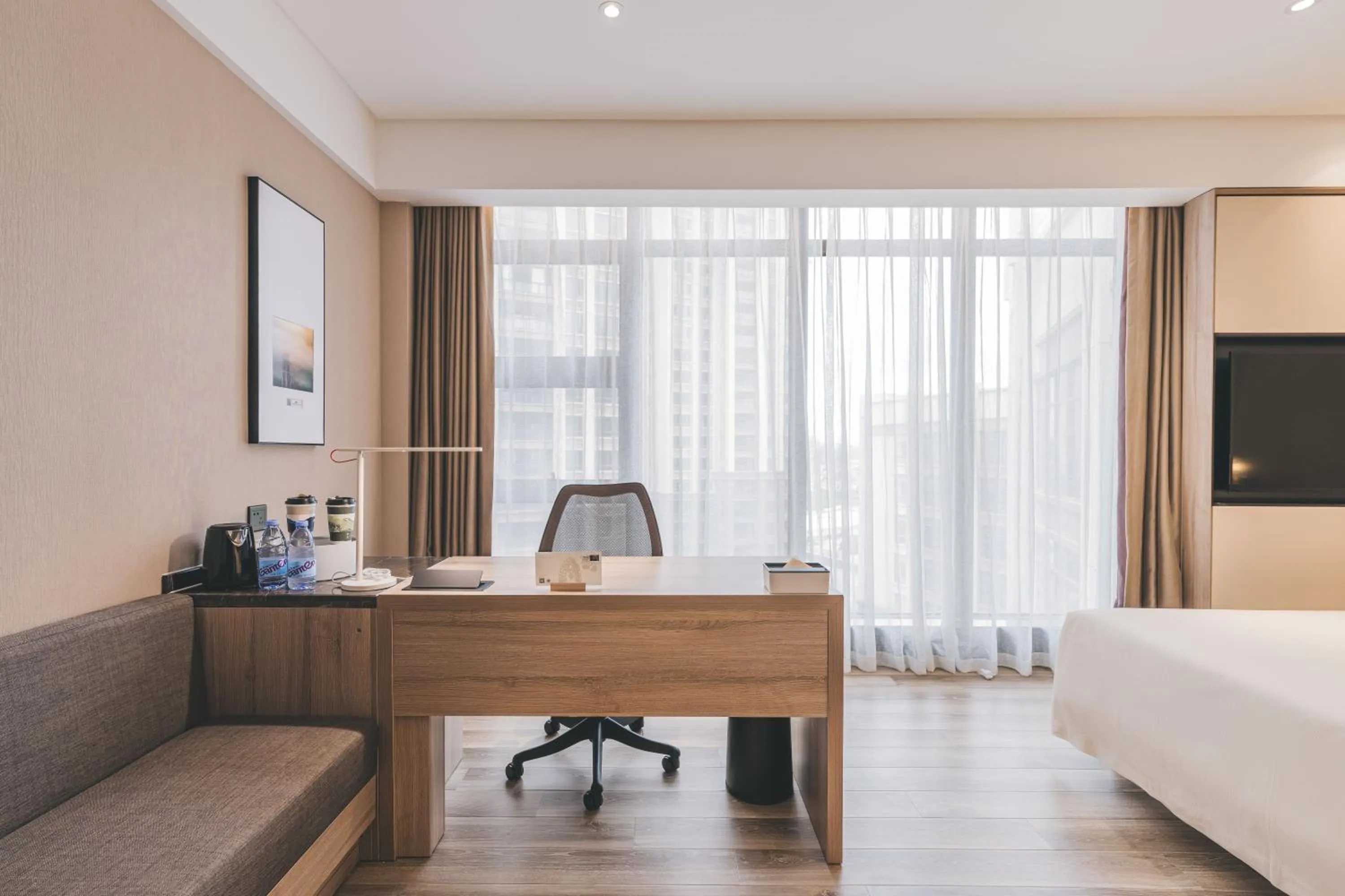 Photo of the whole room, Bed in Atour Hotel (Puning High Speed Railway Station)