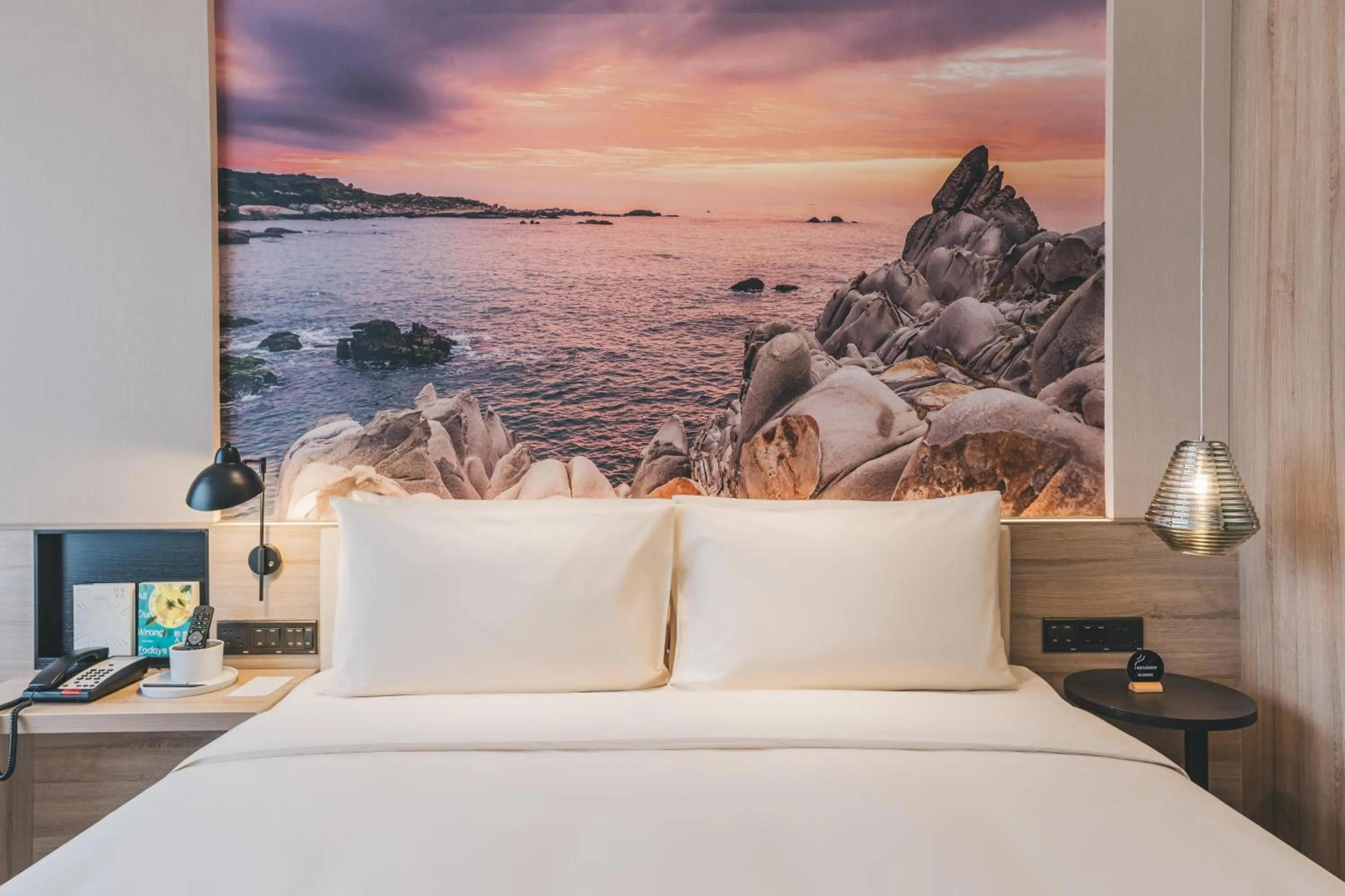 Photo of the whole room, Bed in Atour Hotel (Puning High Speed Railway Station)