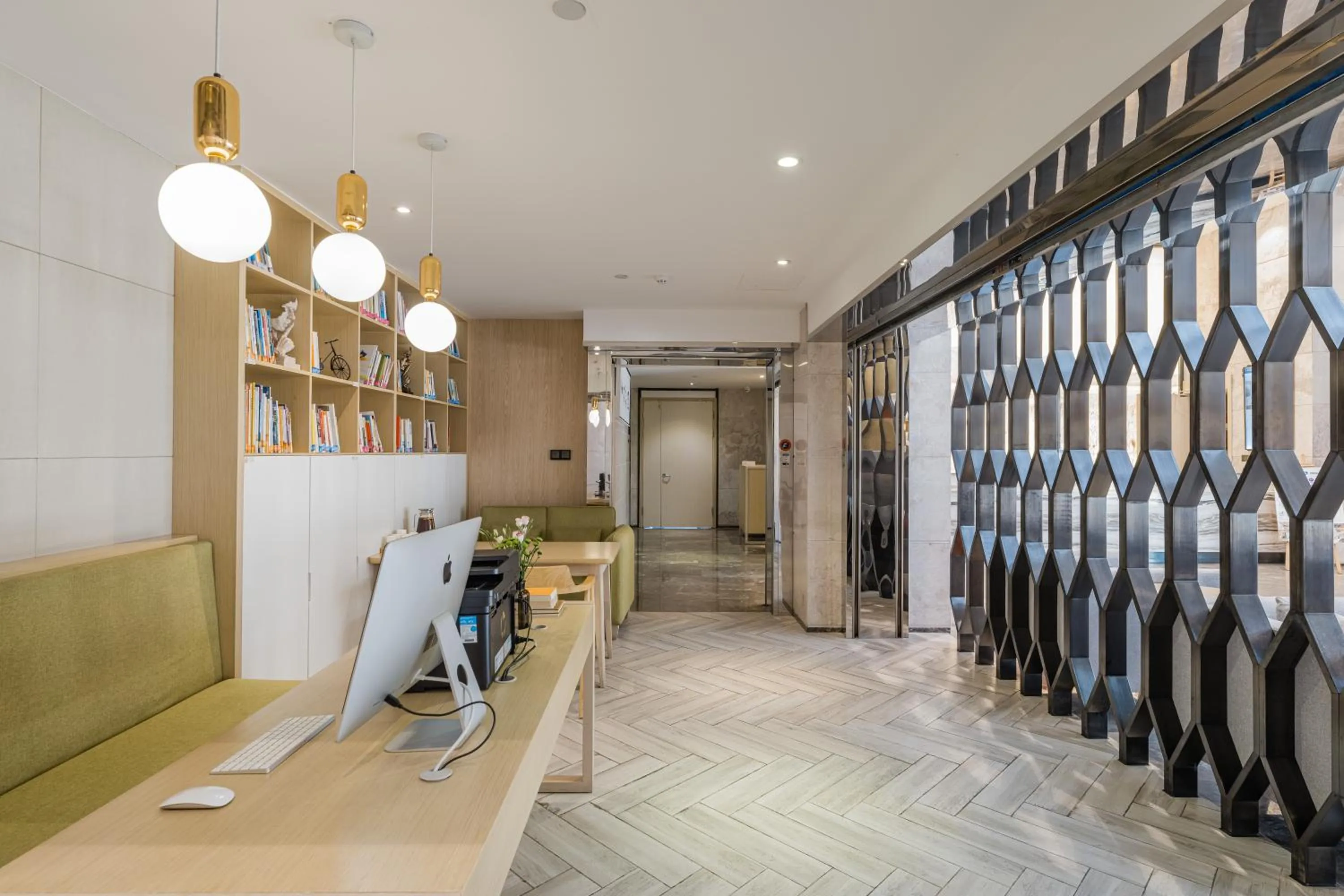 Business facilities in Atour Hotel Hangzhou Binjiang Jiangling Road