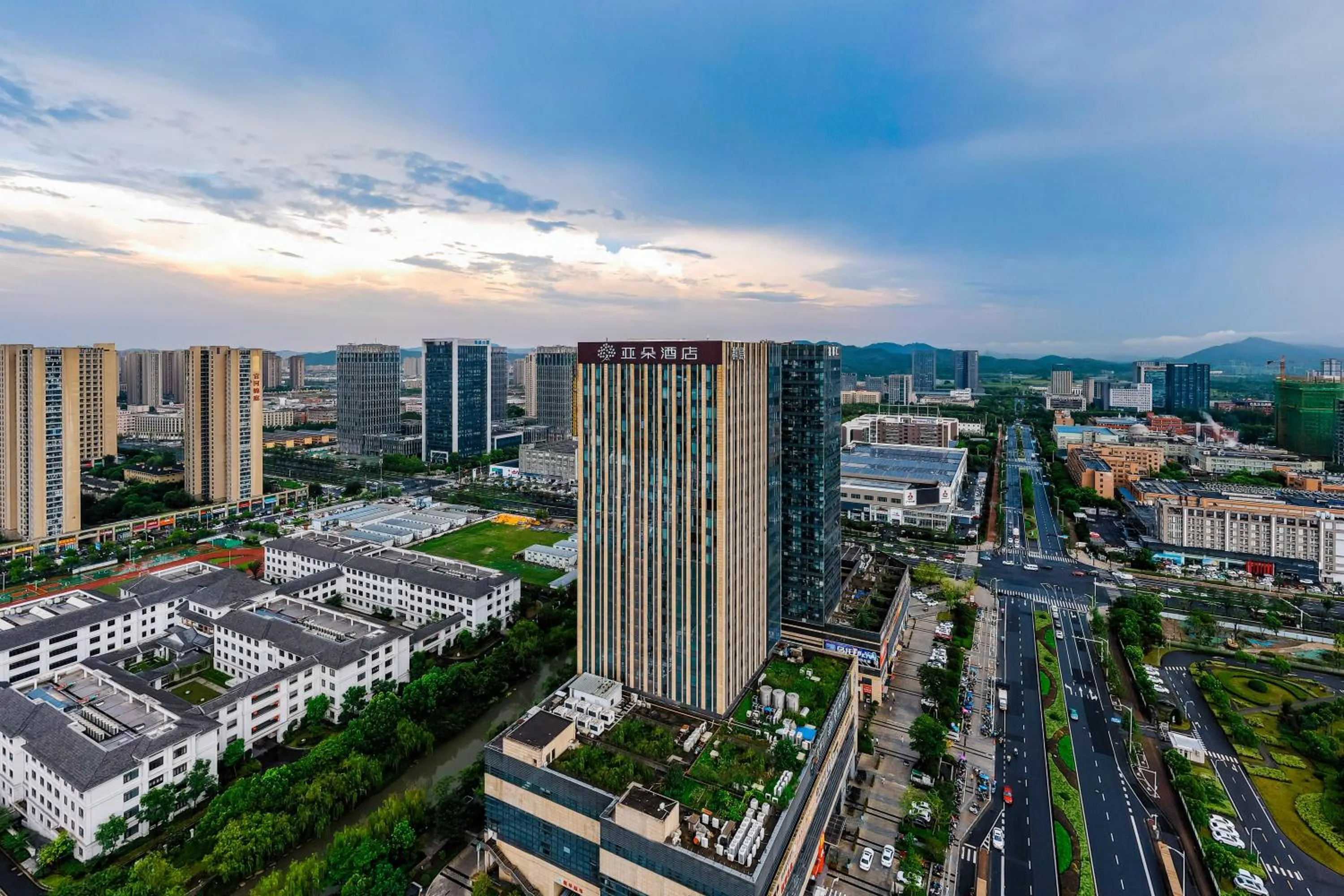 Property building in Atour Hotel Hangzhou Binjiang Jiangling Road