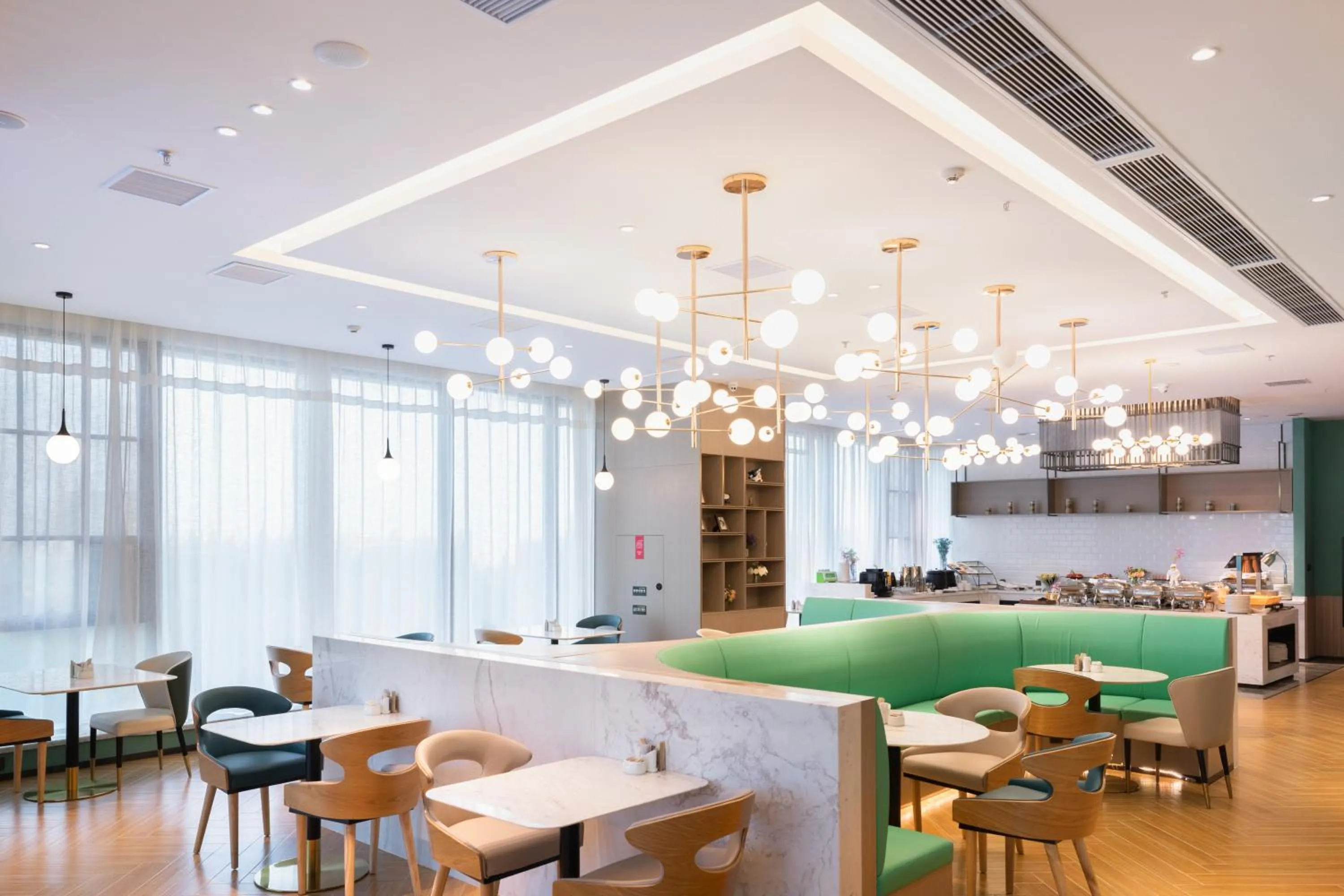 Restaurant/places to eat in Atour Hotel (Wuhan Qingshan Peace Park)