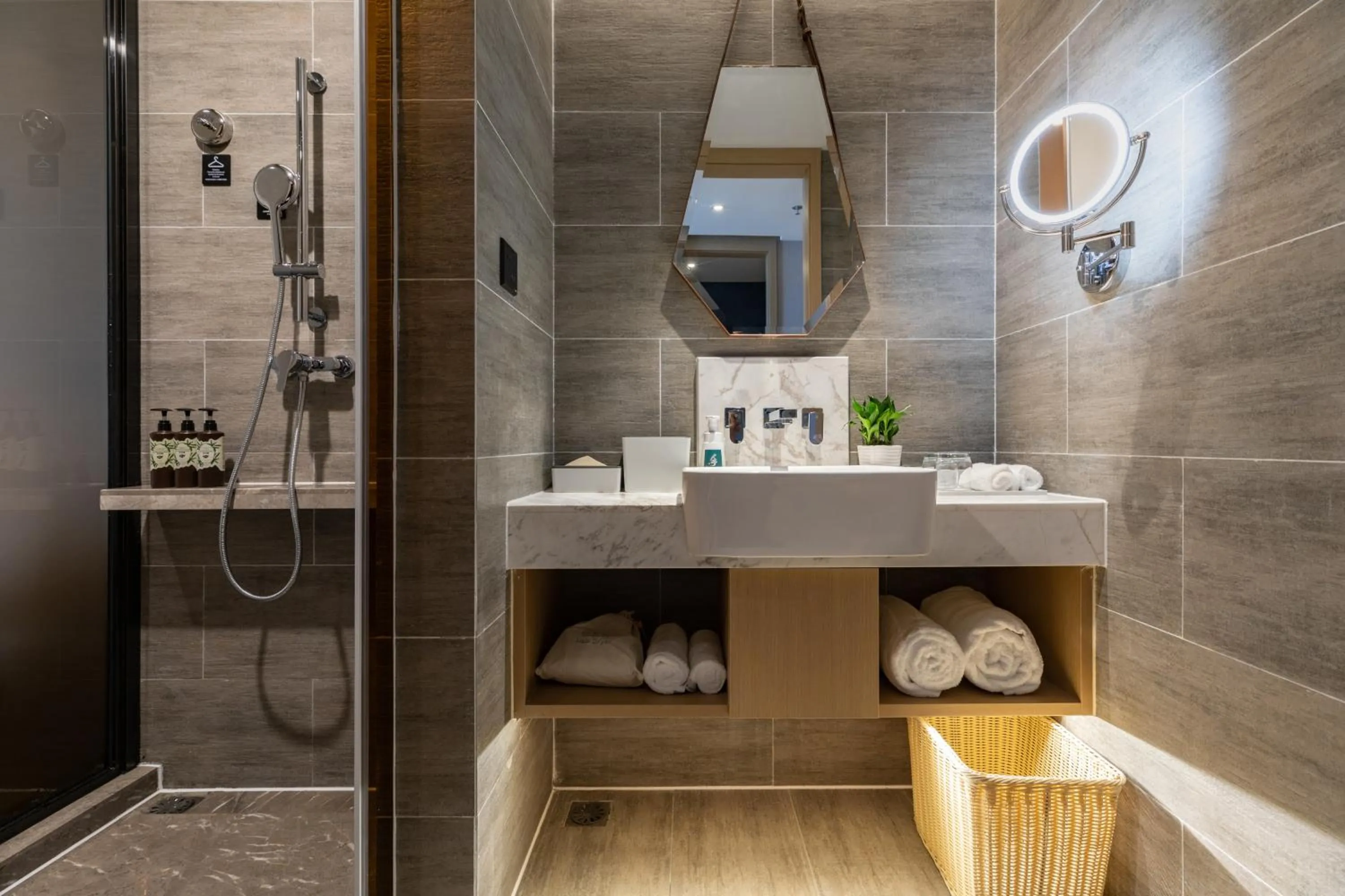 Shower in Atour Hotel (Wuhan Qingshan Peace Park)