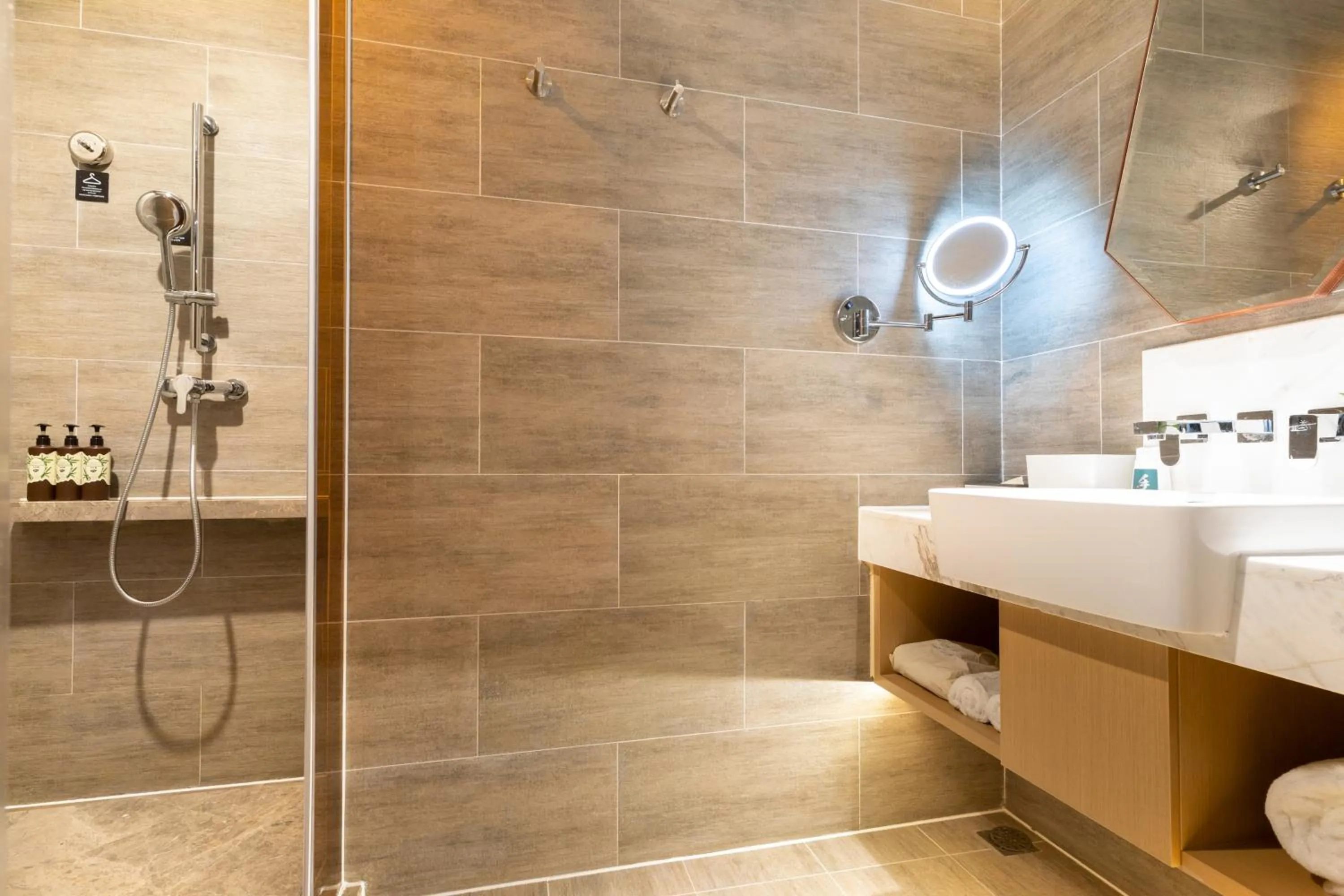 Shower in Atour Hotel (Wuhan Qingshan Peace Park)