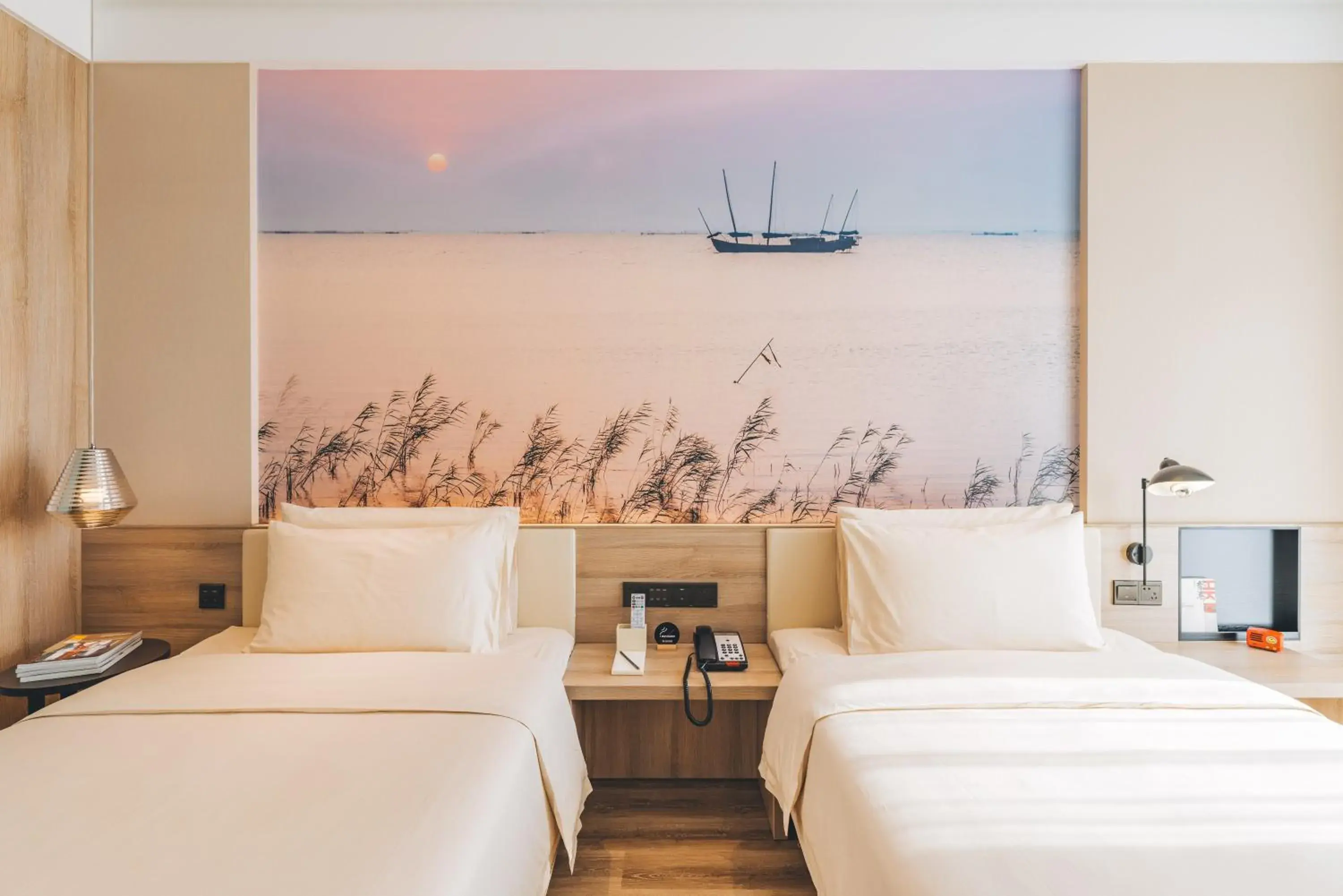 Bed in Atour Hotel (Suzhou Xiangcheng) Bed in Atour Hotel (Suzhou Xiangcheng)