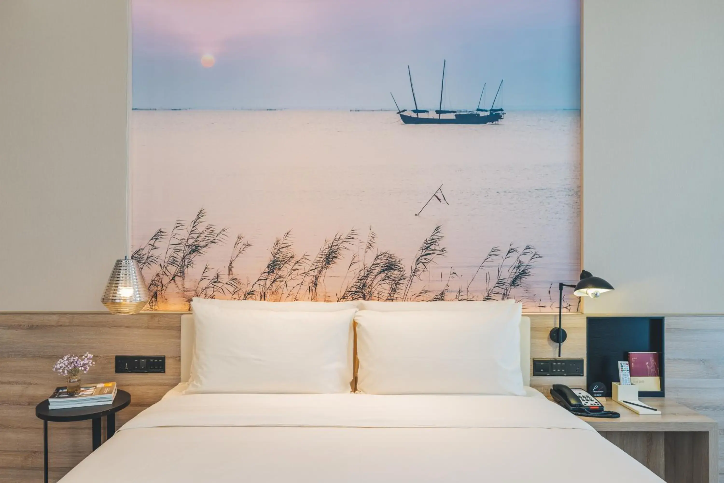 Bed in Atour Hotel (Suzhou Xiangcheng) Bed in Atour Hotel (Suzhou Xiangcheng)