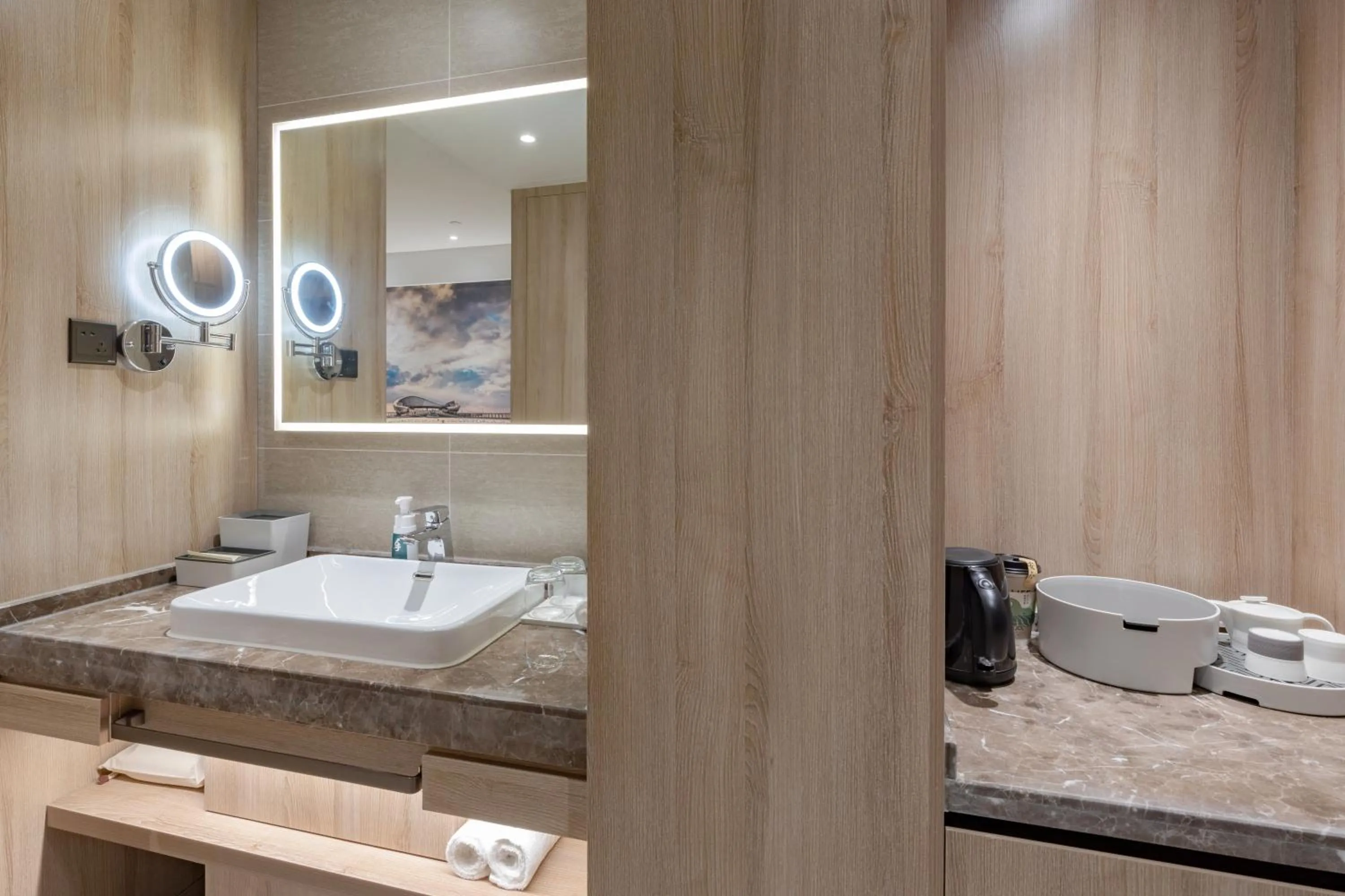 Property building in Atour Hotel (Suzhou Wujiang Wuyue Plaza)