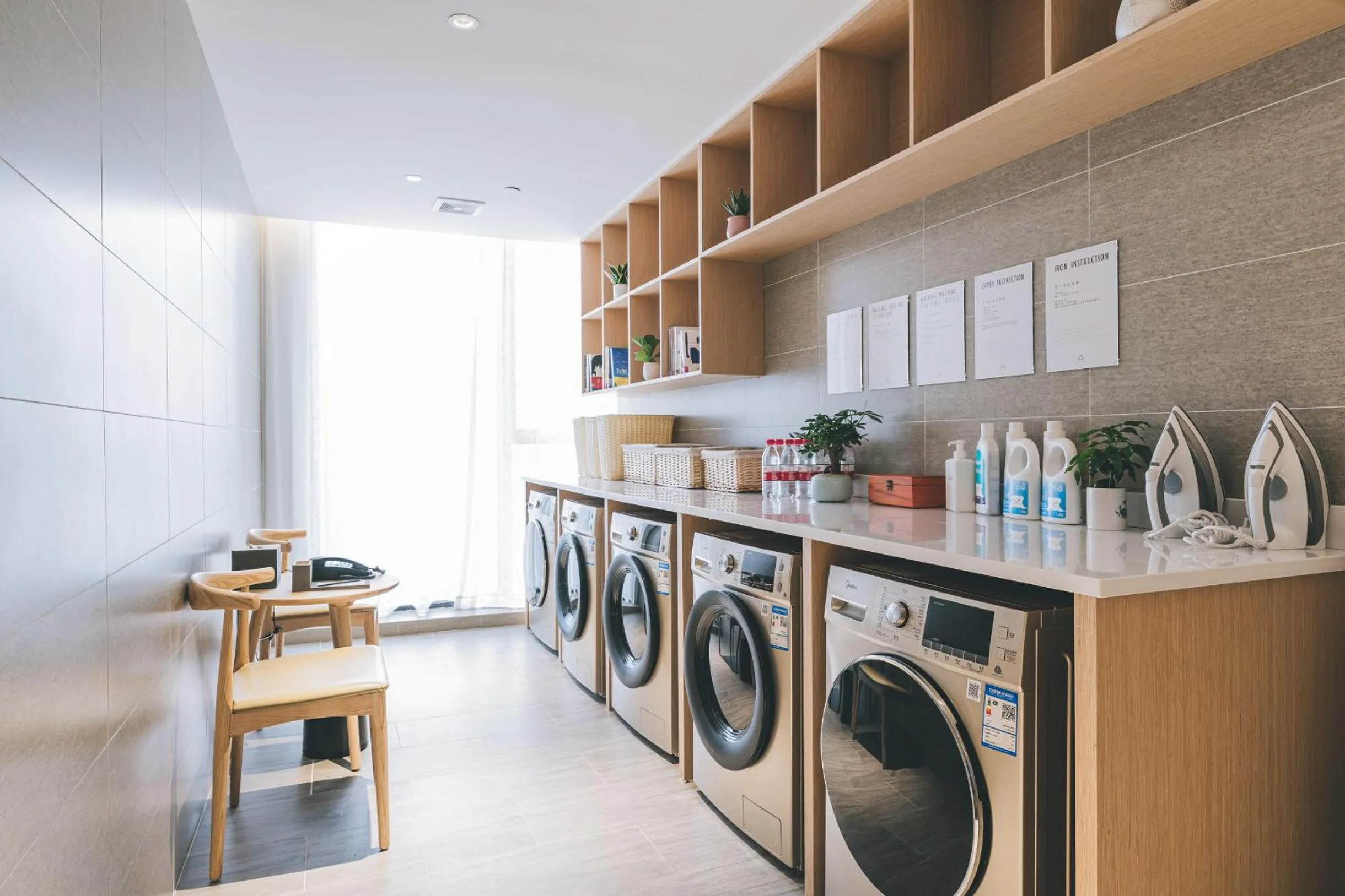 Atour Hotel Guiyang Century City Shopping Center