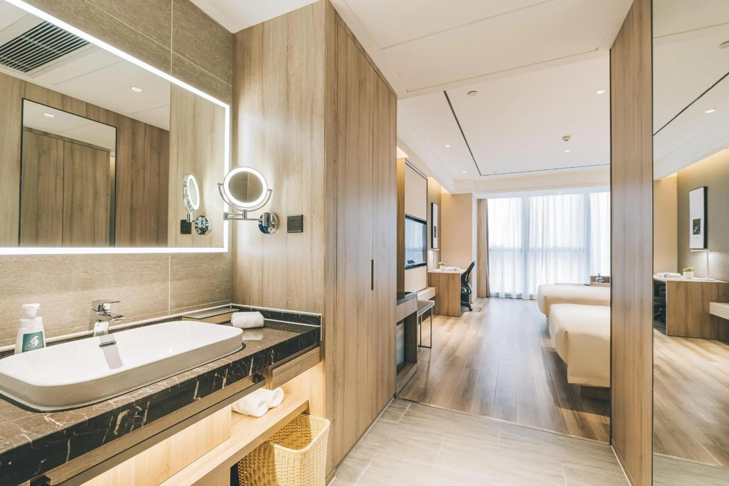 Atour Hotel Guiyang Century City Shopping Center