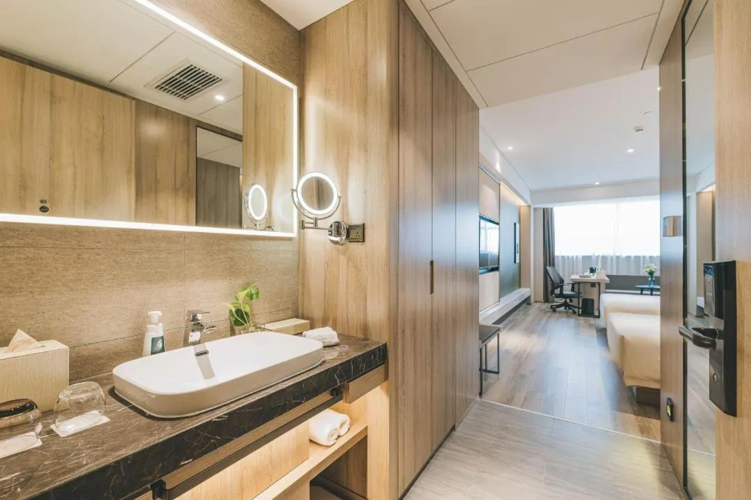 Atour Hotel Yiwu International Trade City