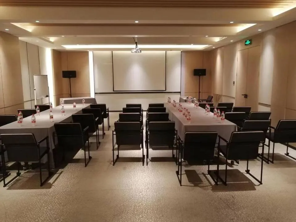 Atour Hotel Yiwu International Trade City