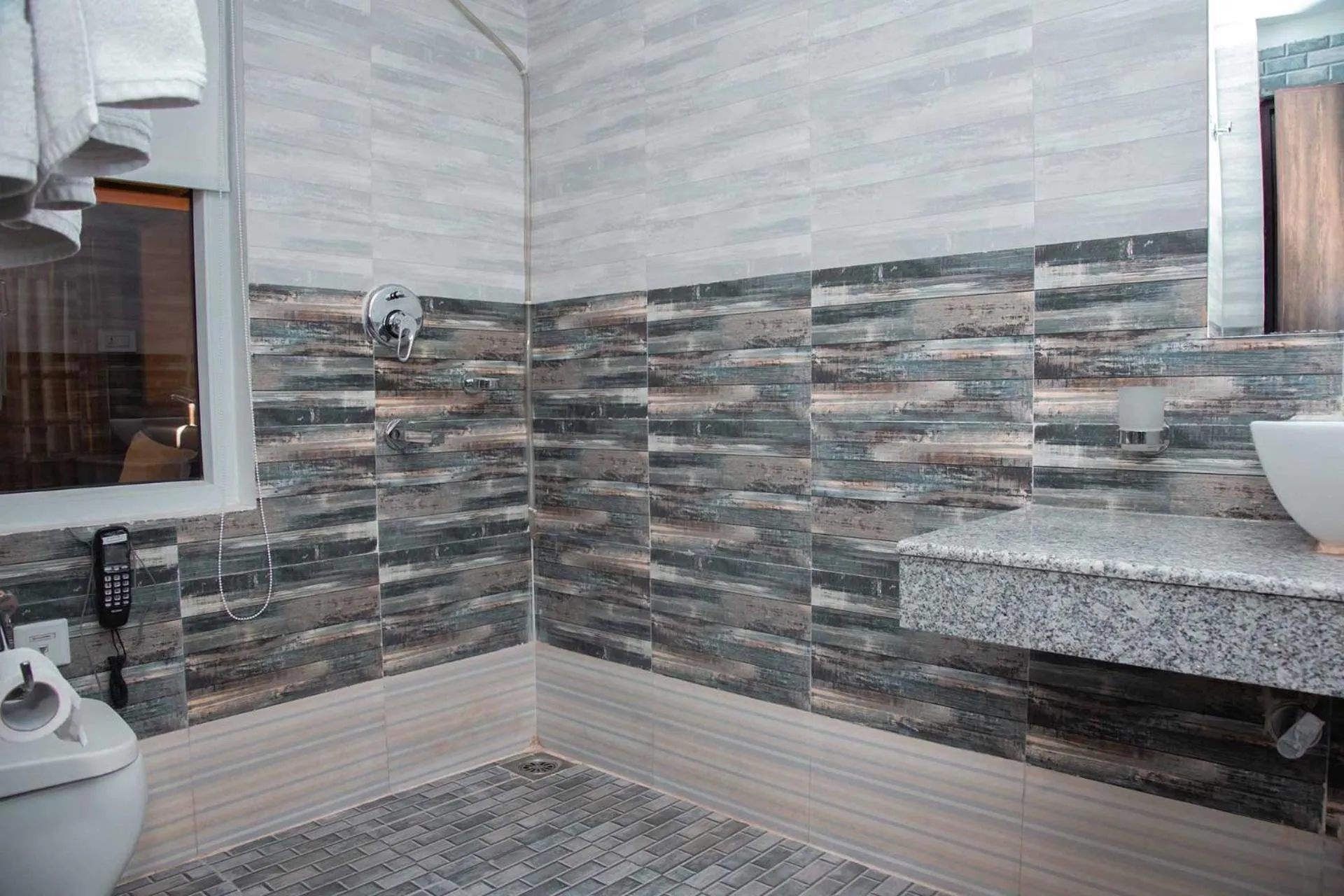 Shower in Hotel Yellow Pagoda Pokhara