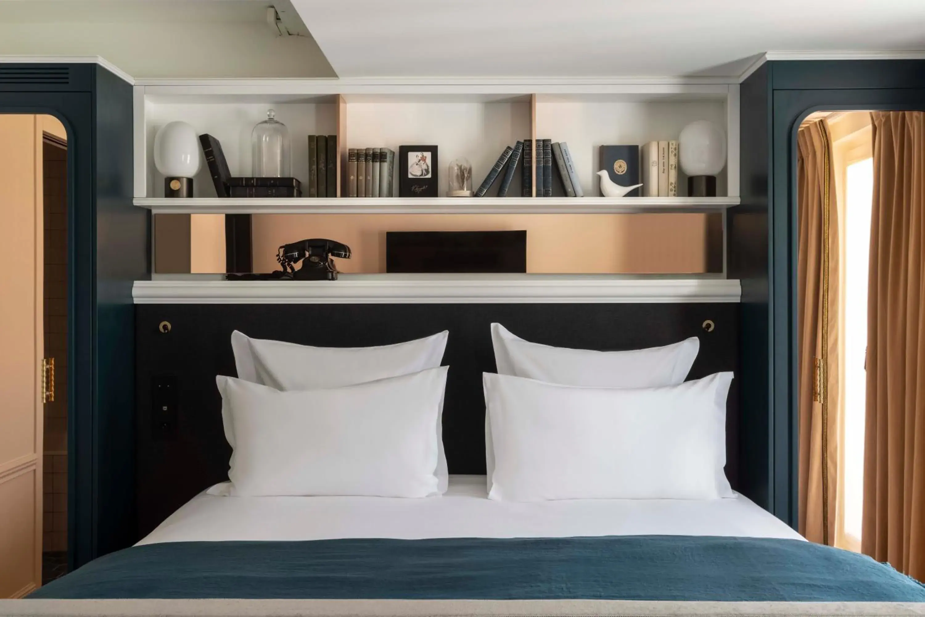 Bed in Hotel Louvre Montana Bed in Hotel Louvre Montana