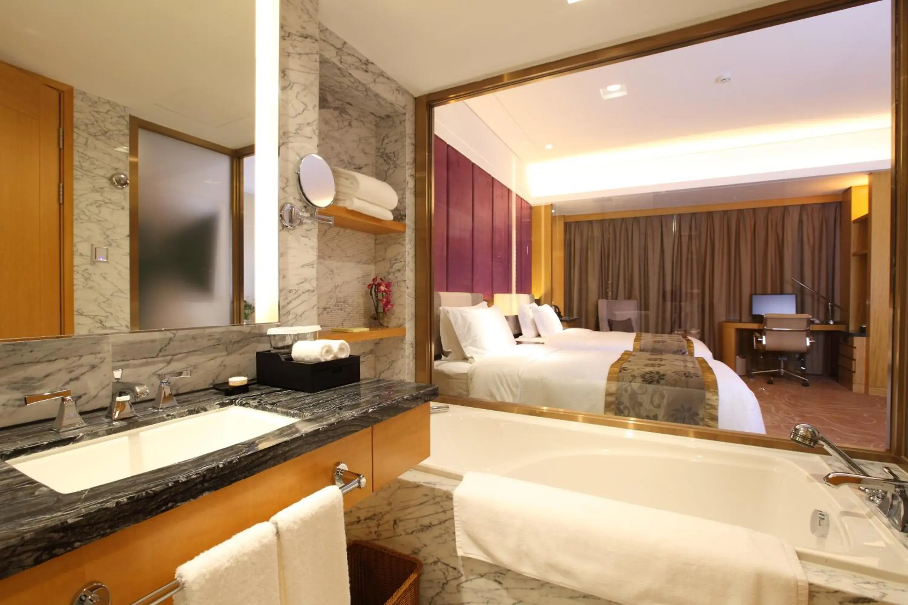 Deluxe Twin Room in Xiamen Mingfa International Hotel Deluxe Twin Room in Xiamen Mingfa International Hotel