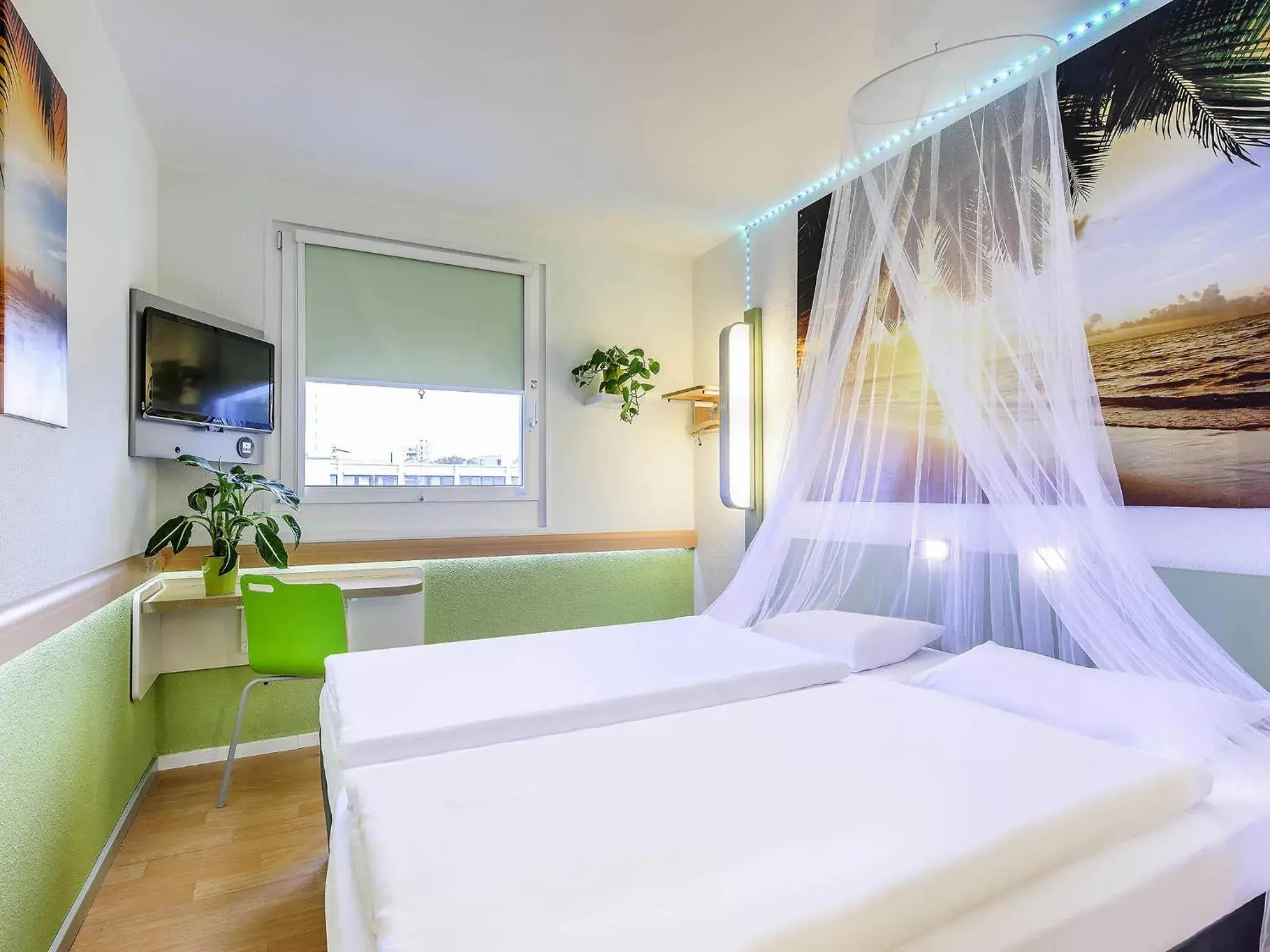 Bedroom, Bed in ibis budget Berlin Kurfürstendamm - neu renoviert Bedroom, Bed in ibis budget Berlin Kurfürstendamm - neu renoviert