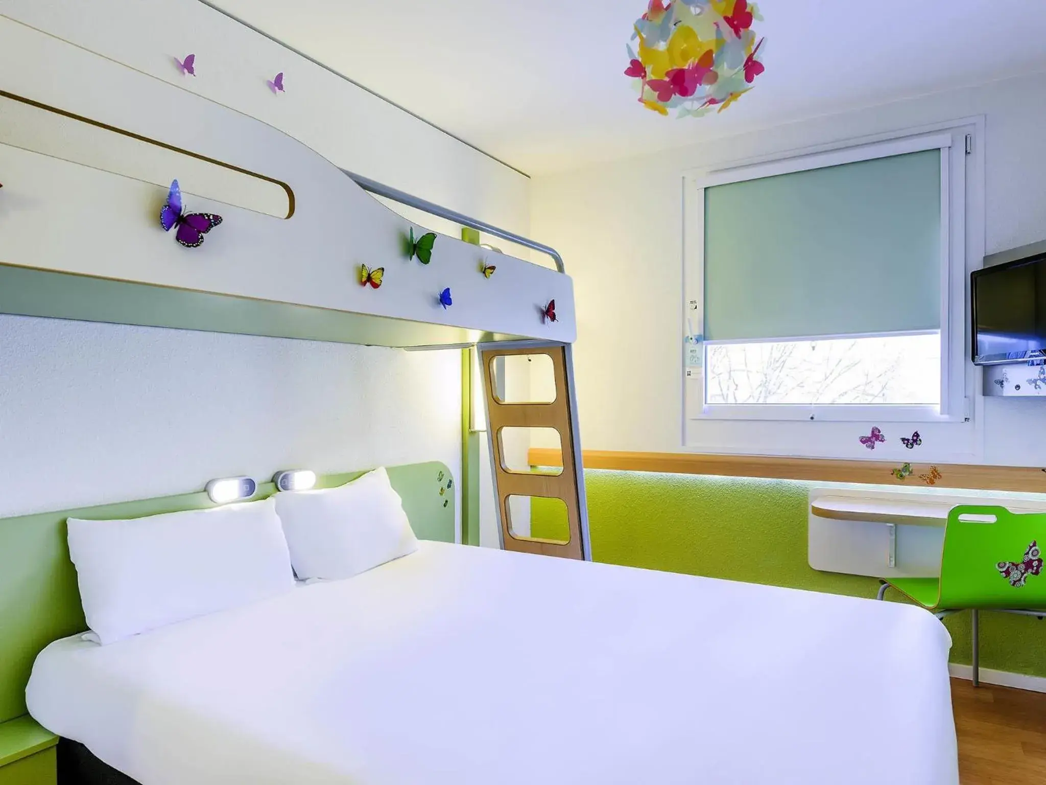 Bedroom, Bed in ibis budget Berlin Kurfürstendamm - neu renoviert Bedroom, Bed in ibis budget Berlin Kurfürstendamm - neu renoviert