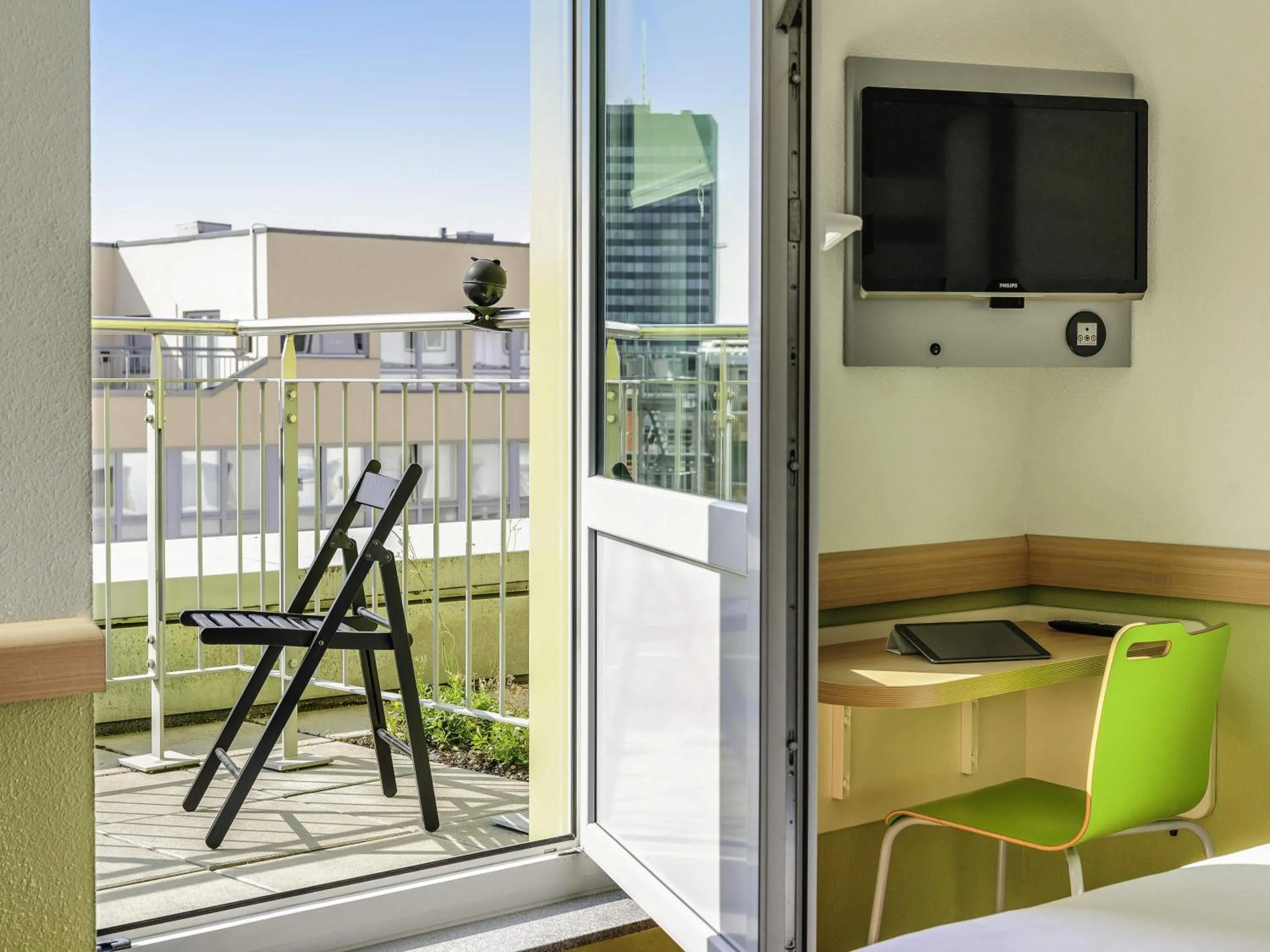 Bedroom in ibis budget Berlin Kurfürstendamm - neu renoviert