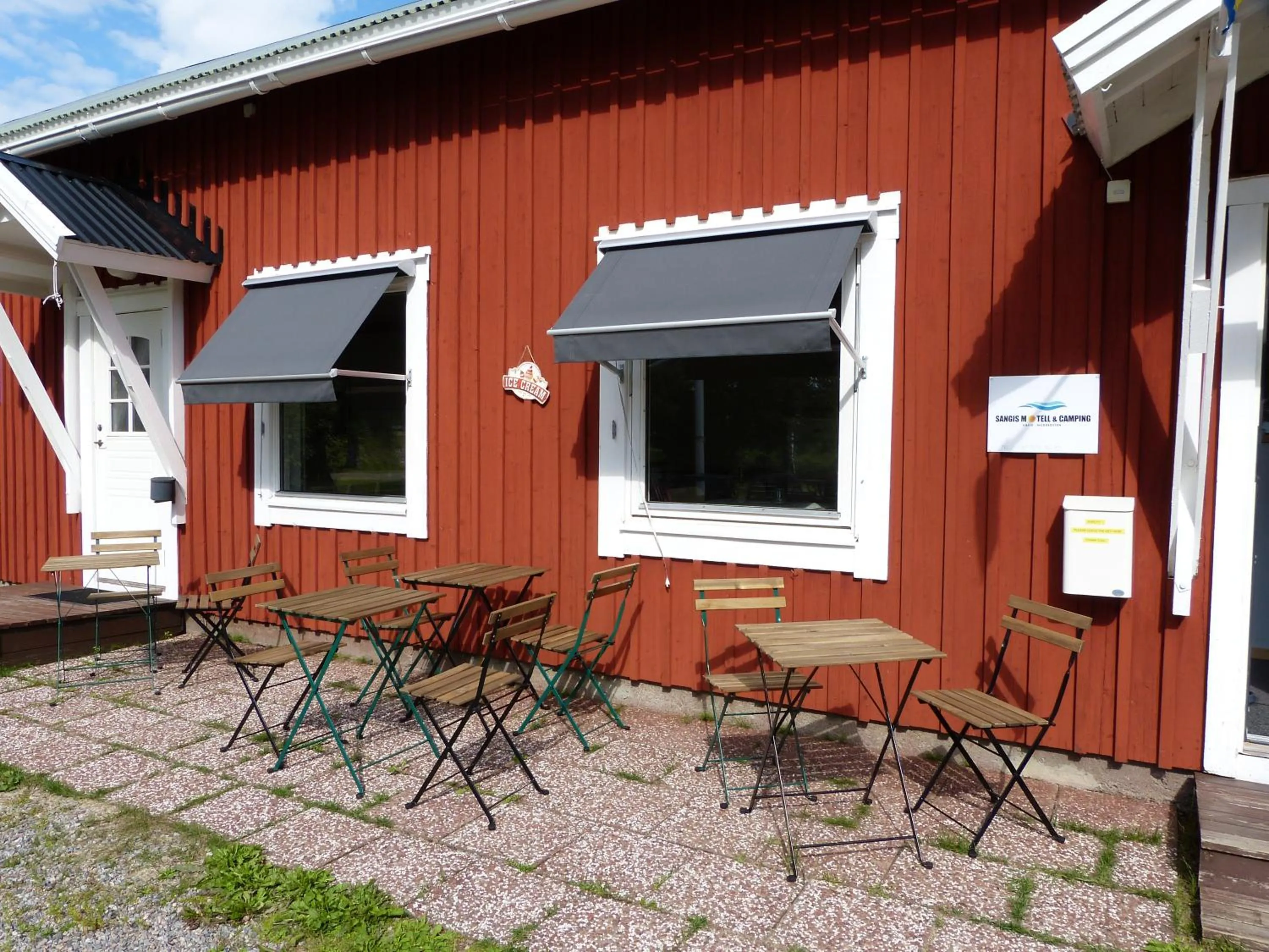 Property building in Sangis Motell och Camping