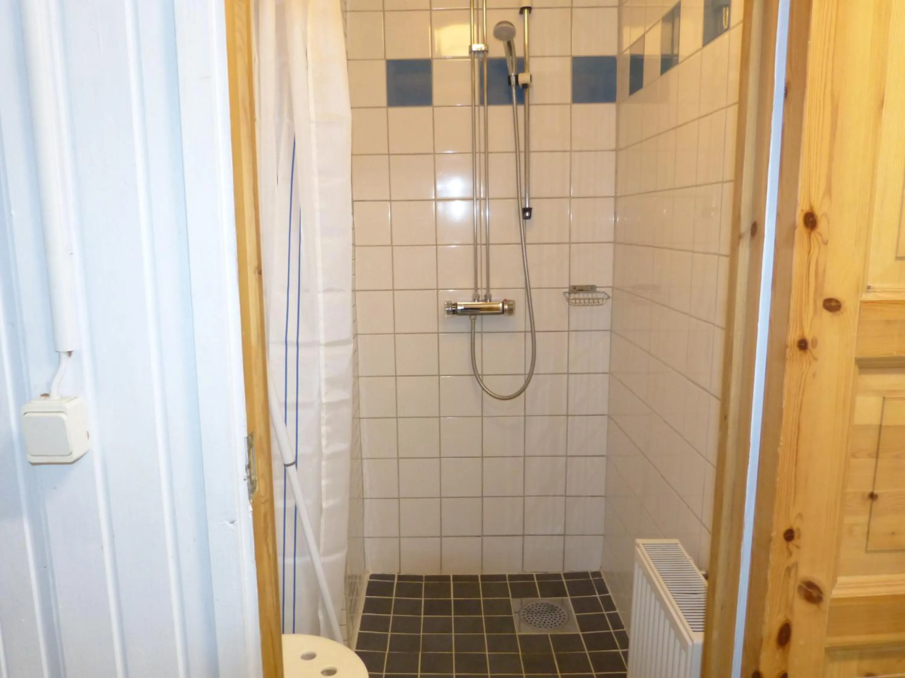 Shower in Sangis Motell och Camping
